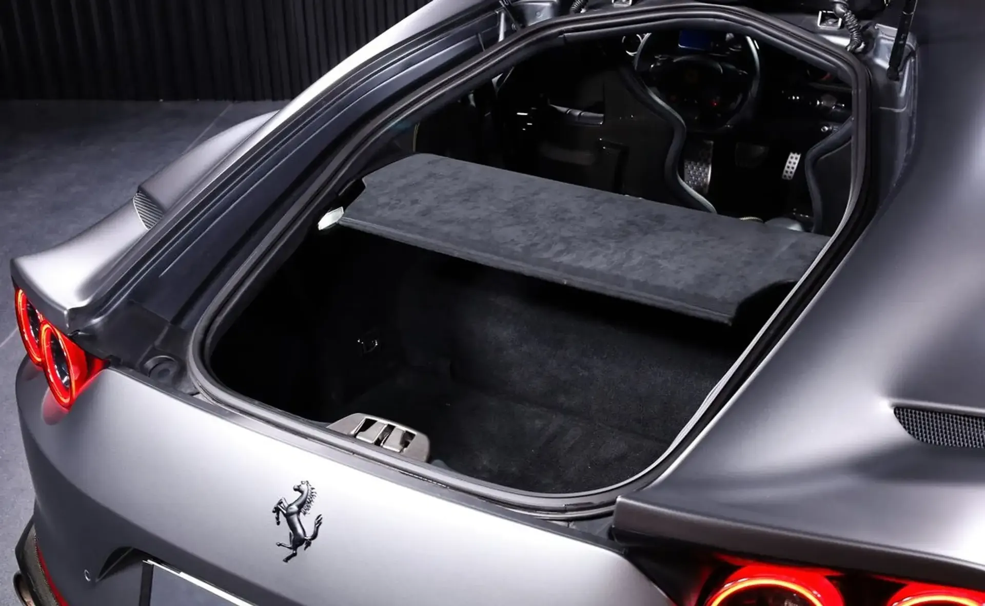Ferrari 812 — photo 10