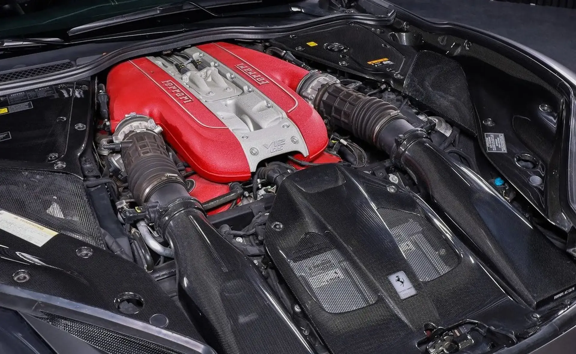 Ferrari 812 — photo 9
