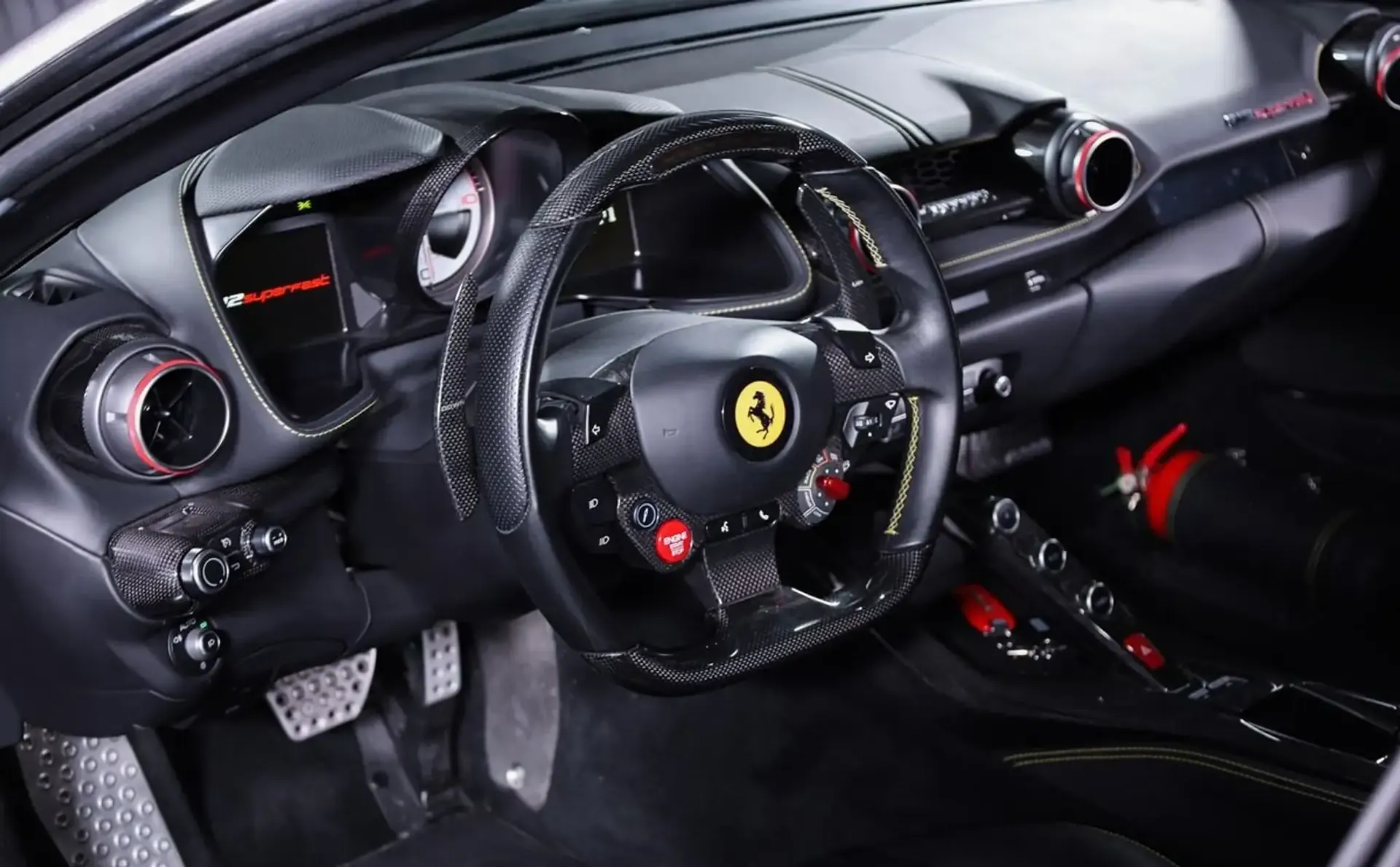 Ferrari 812 — photo 5