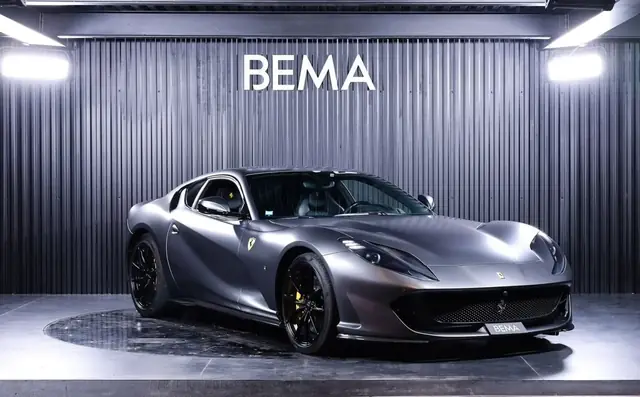 Ferrari 812