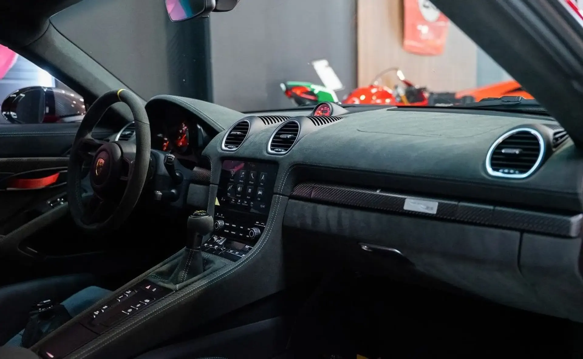 Porsche 718 — photo 10