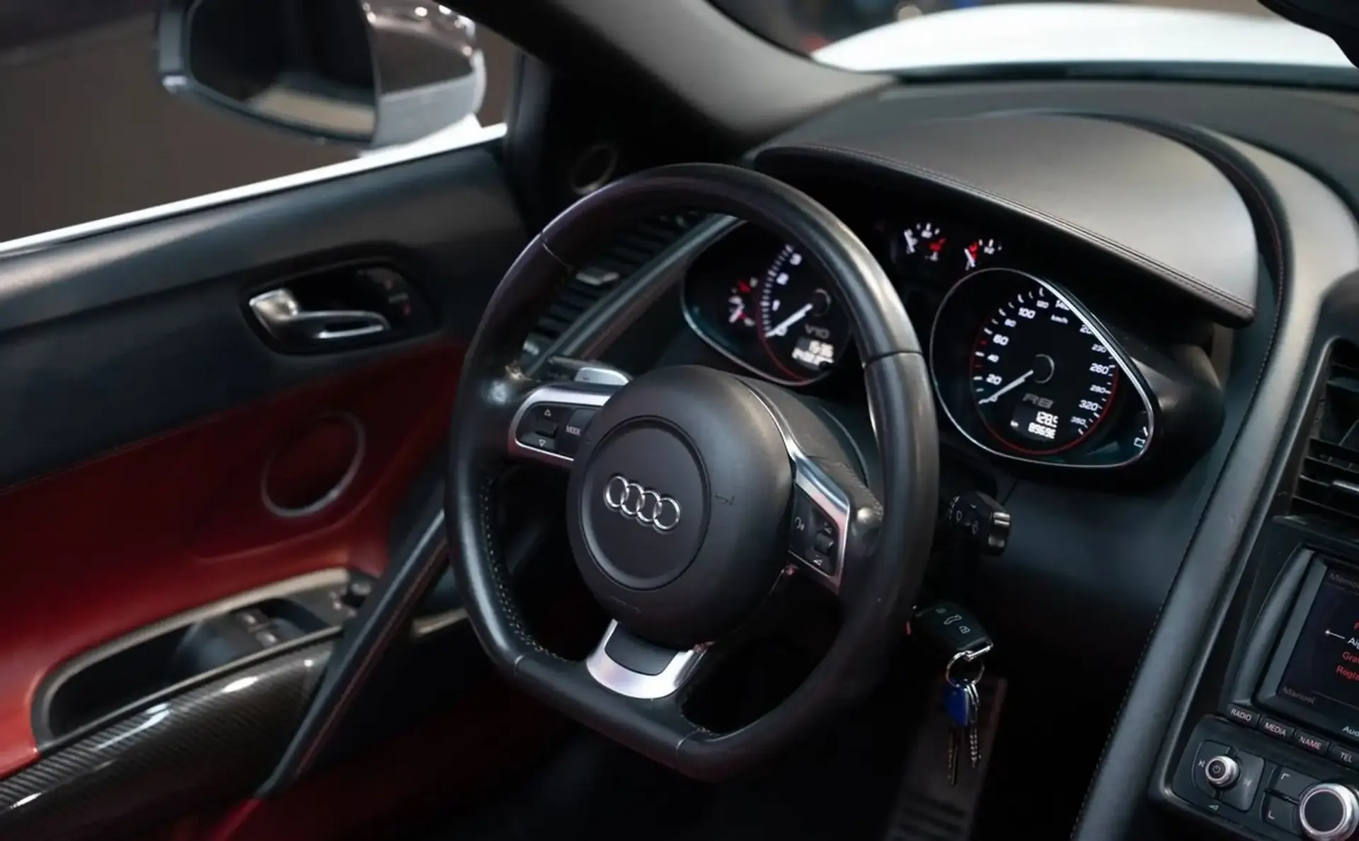 Audi R8 — photo 15