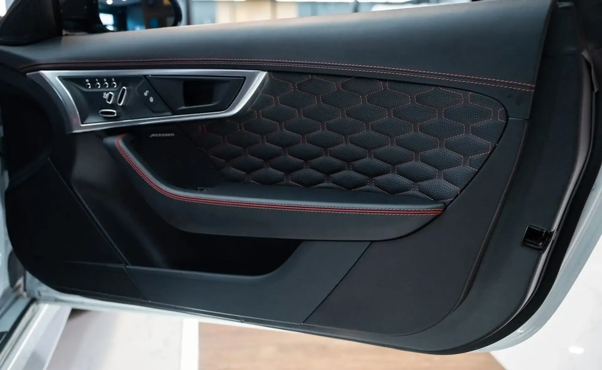 Jaguar F-Type — photo 12