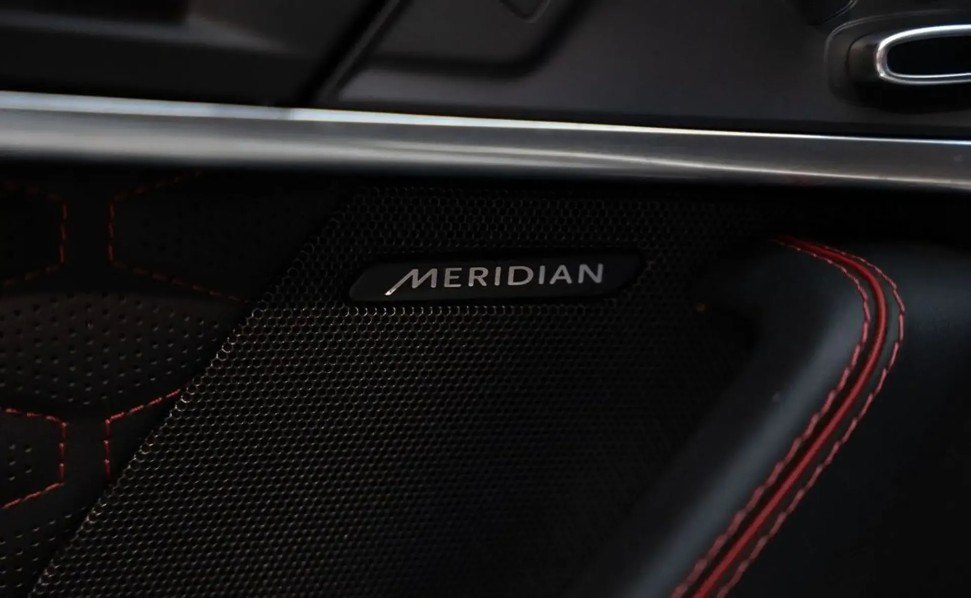Jaguar F-Type — photo 10