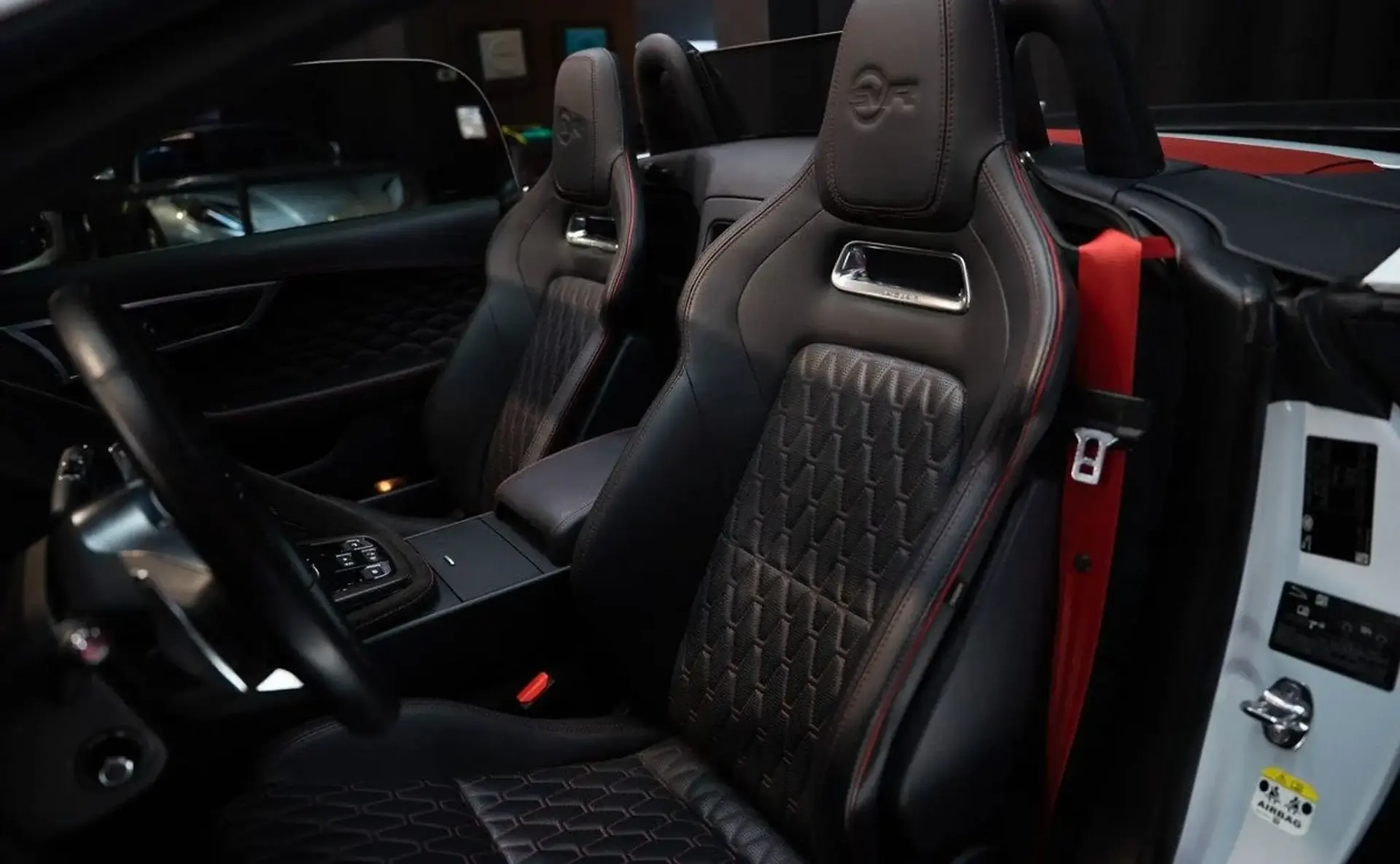 Jaguar F-Type — photo 5