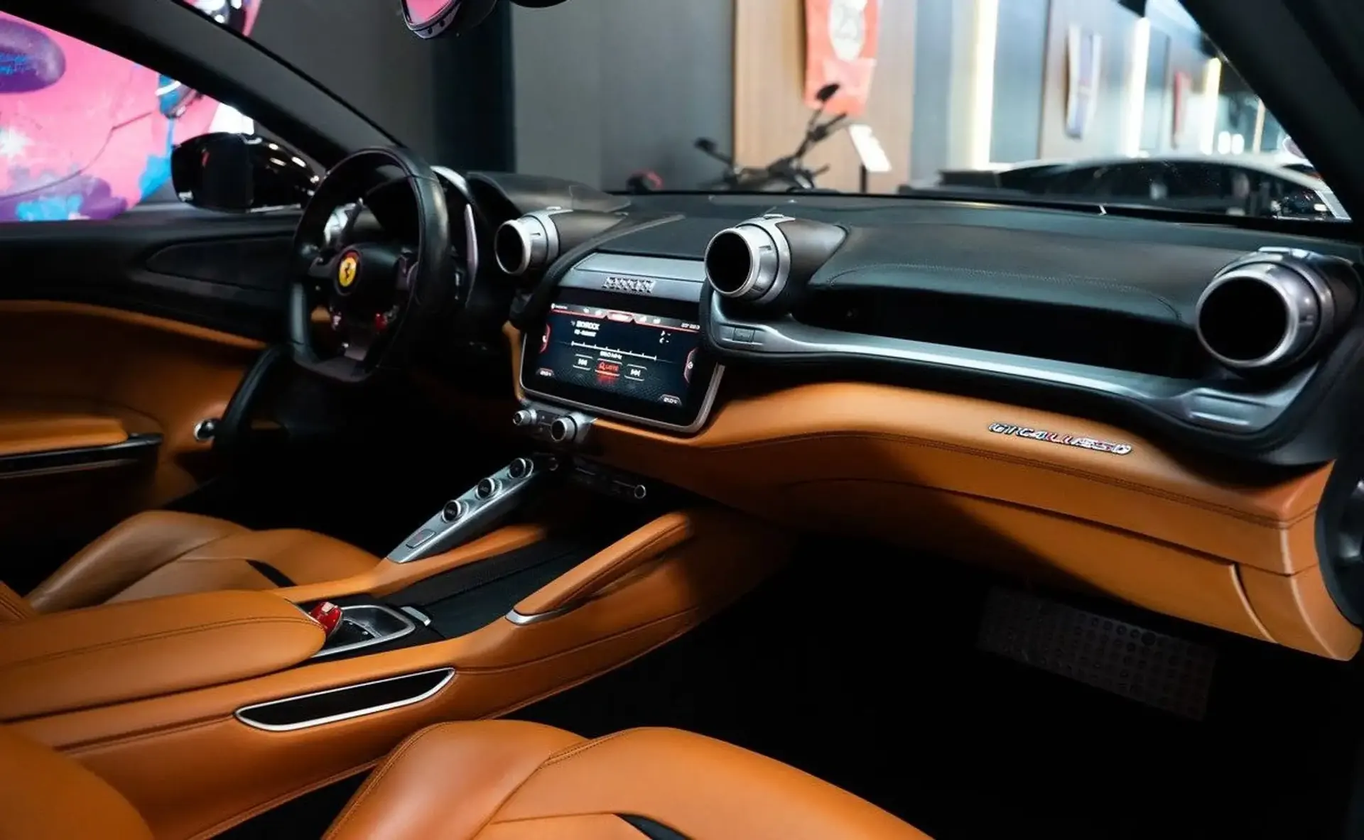 Ferrari GTC4Lusso — photo 8
