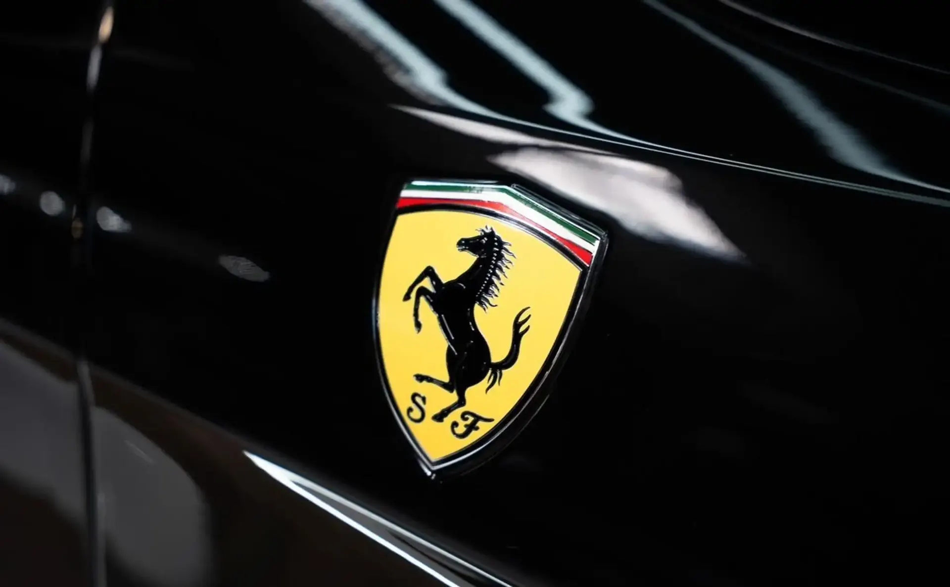 Ferrari GTC4Lusso — photo 6