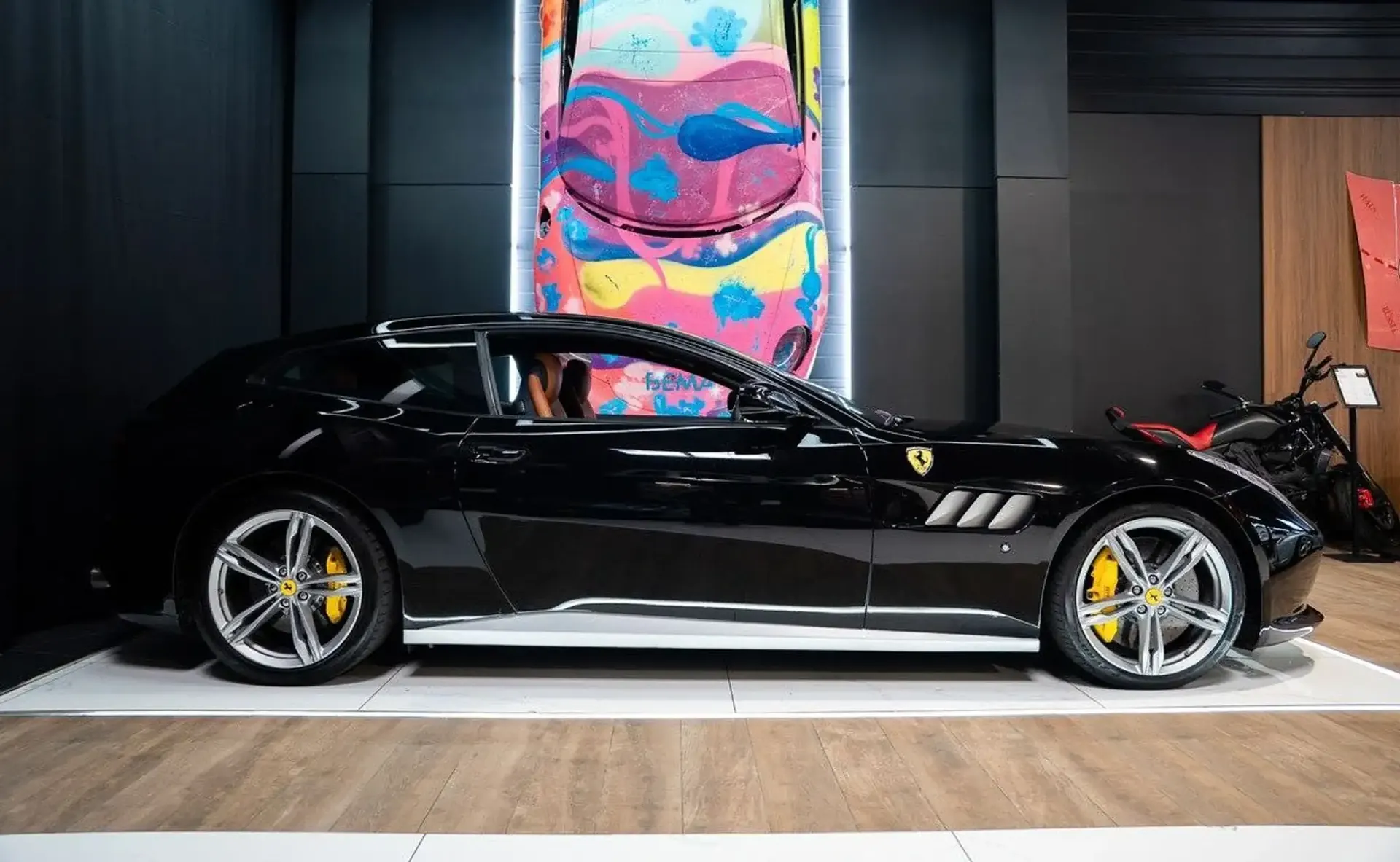 Ferrari GTC4Lusso — photo 3