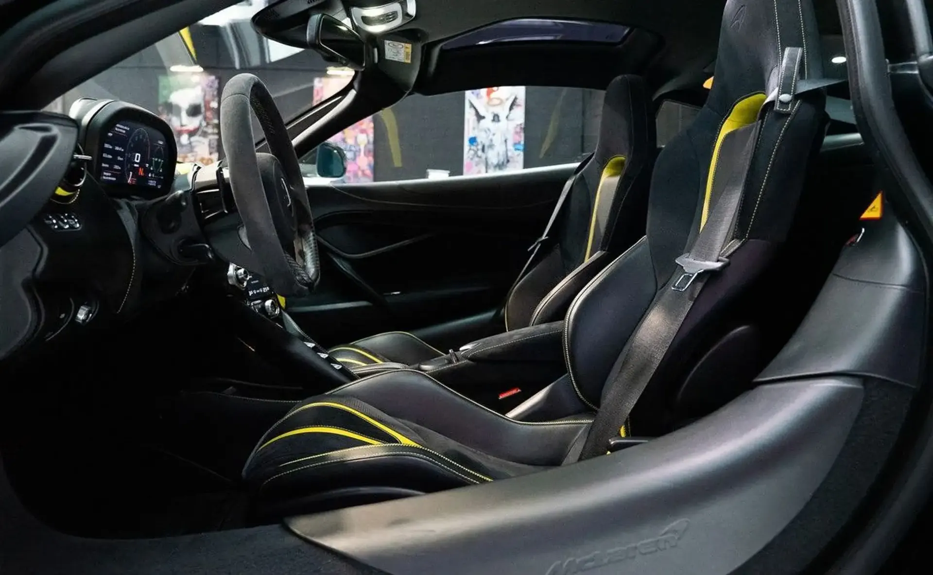 McLaren 720S — photo 8
