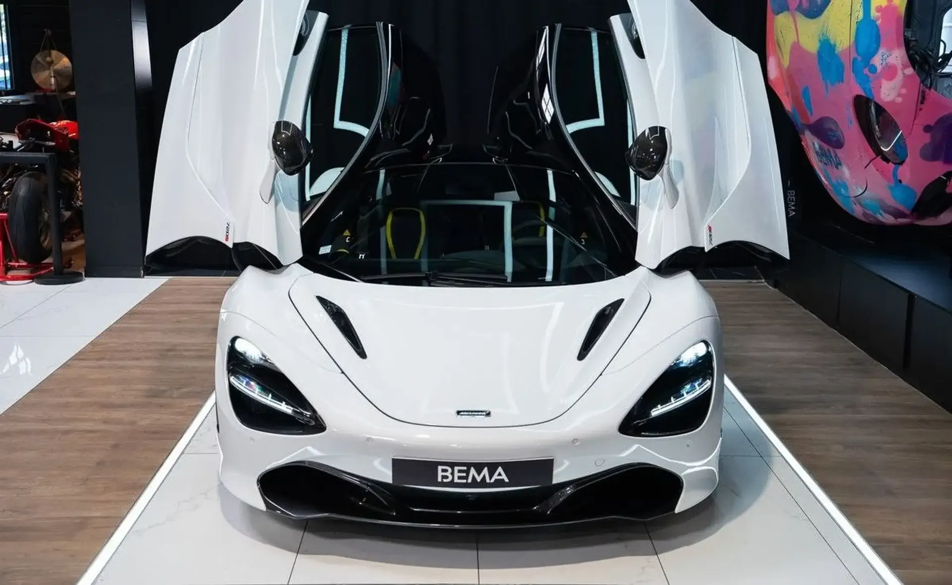 McLaren 720S — photo 2
