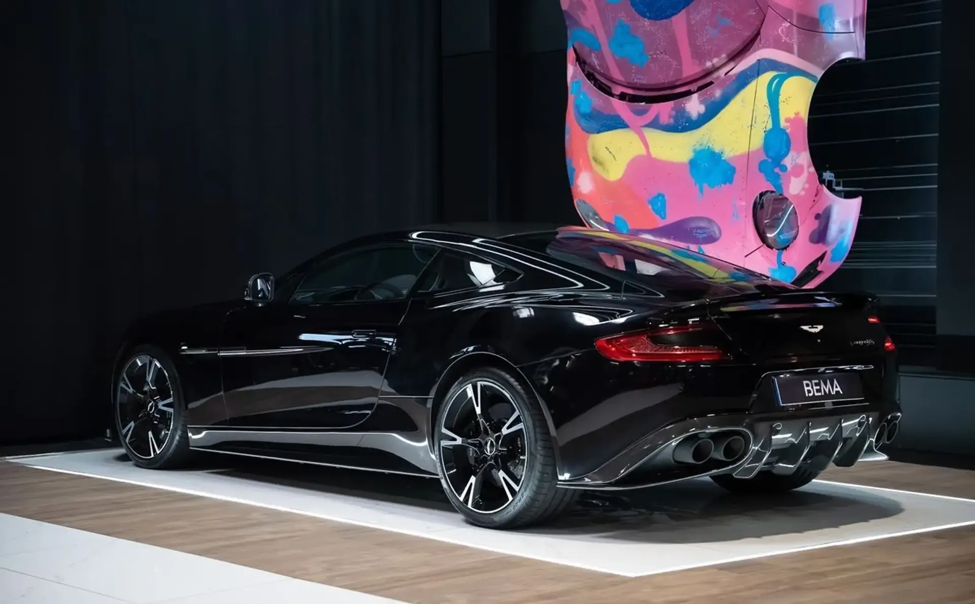 Aston Martin Vanquish — photo 2