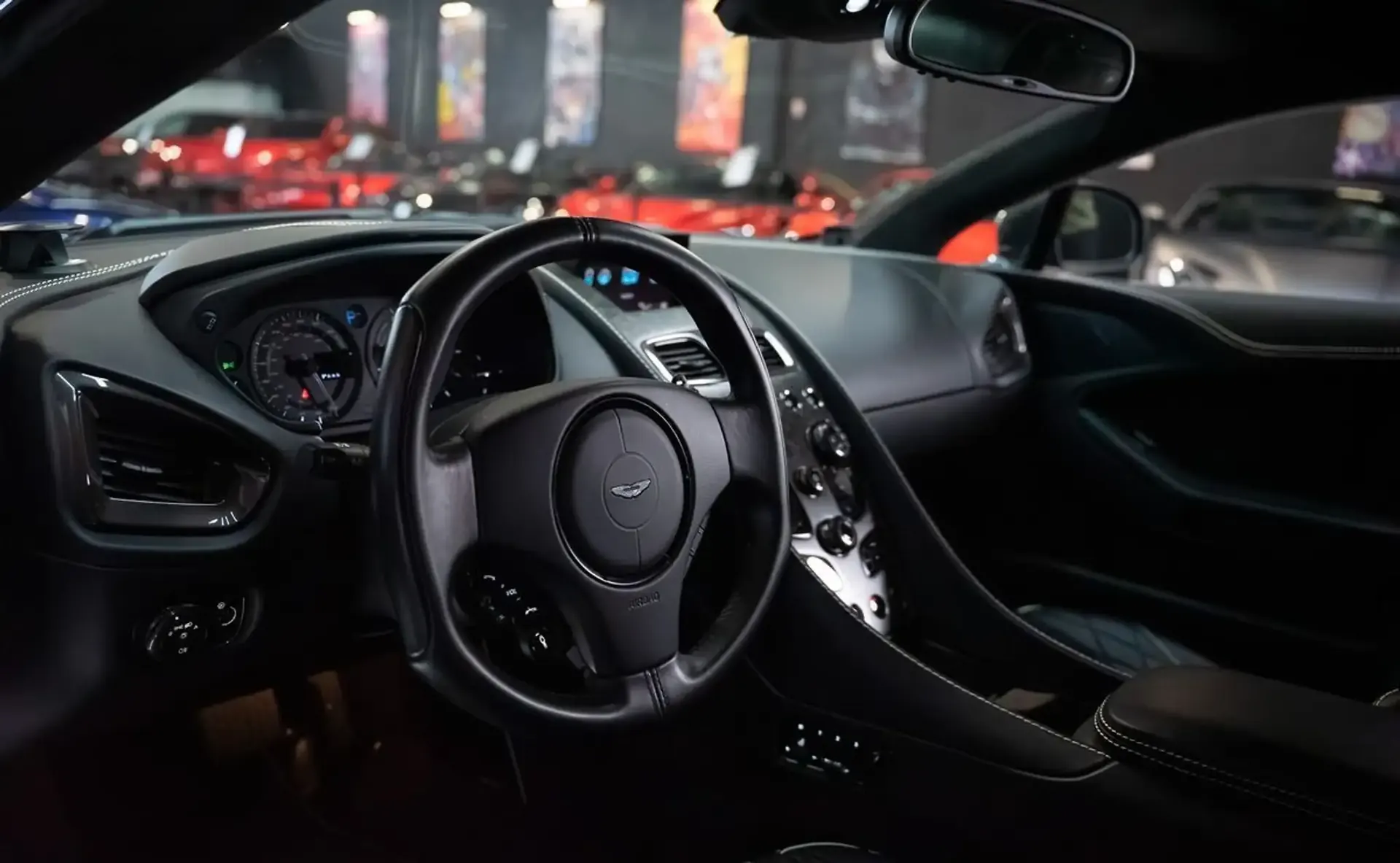 Aston Martin Vanquish — photo 10