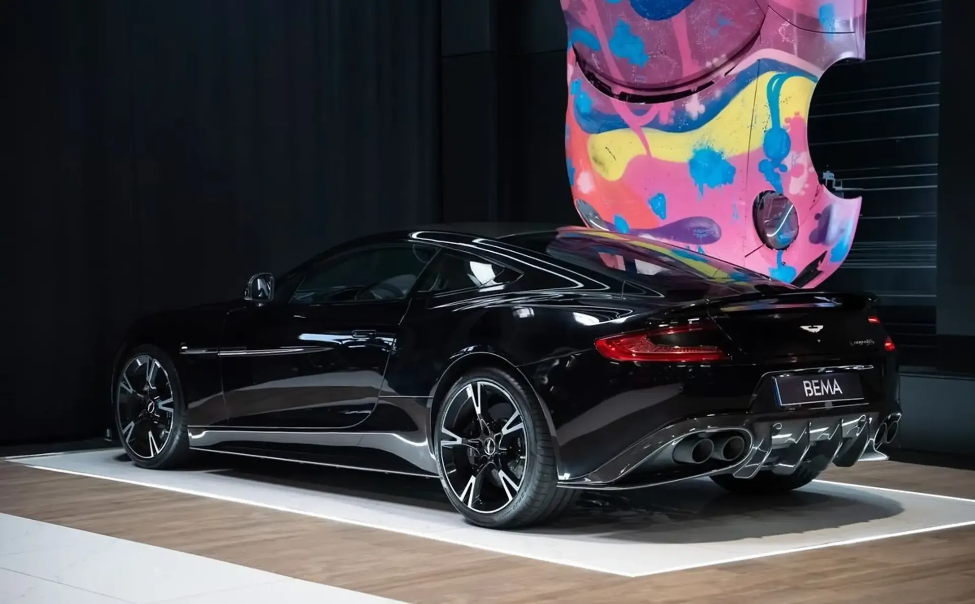 Aston Martin Vanquish — photo 2