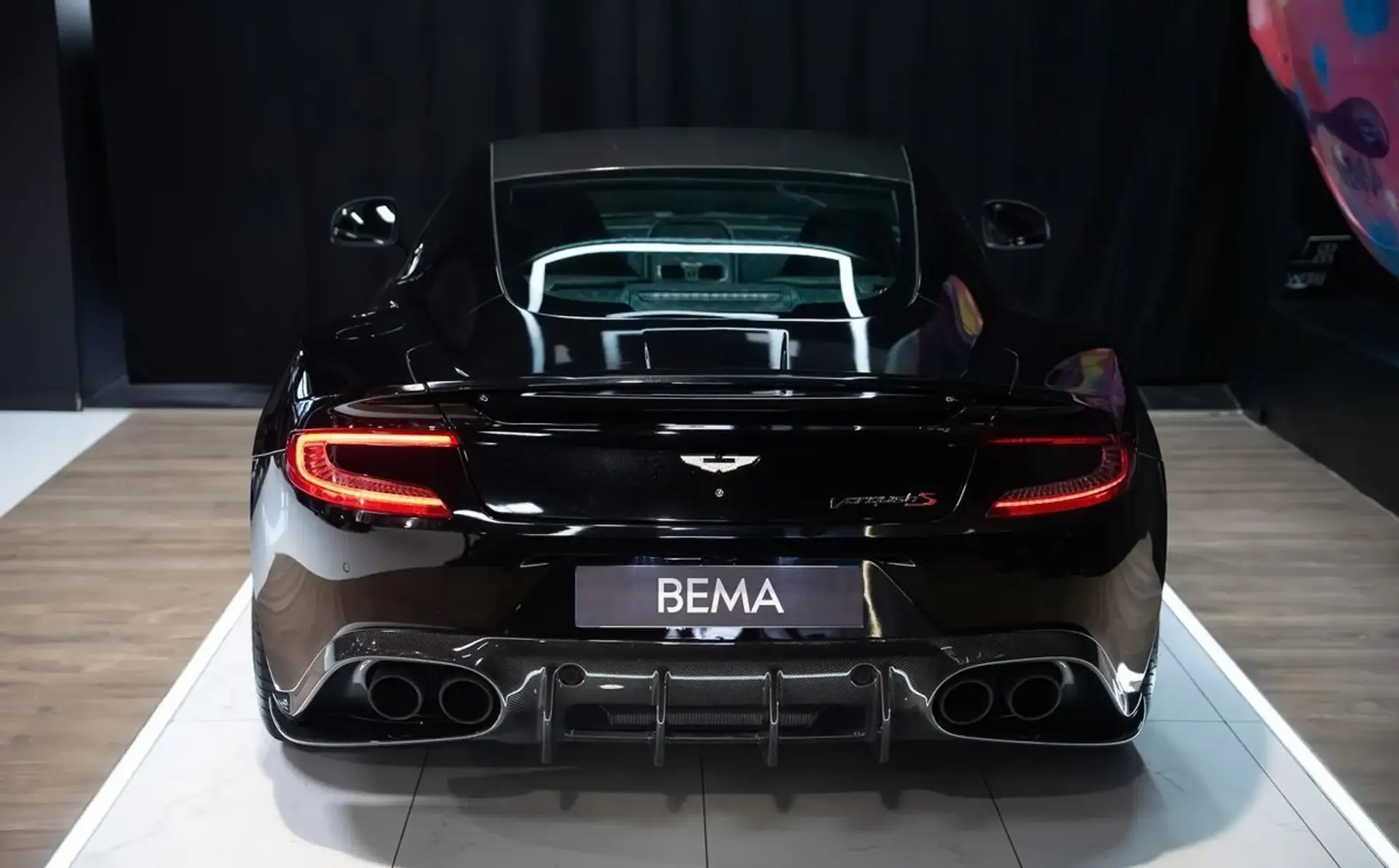 Aston Martin Vanquish — photo 5