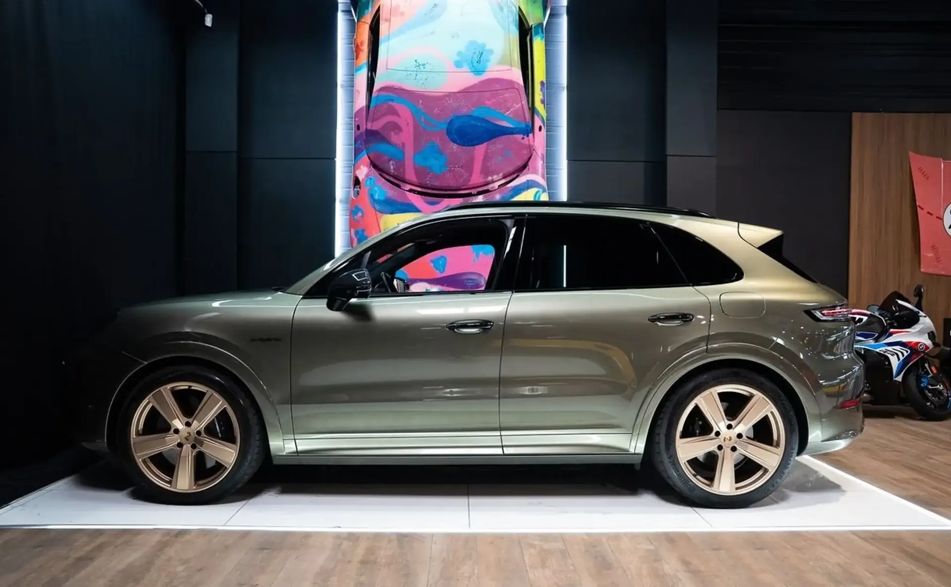 Porsche Cayenne — photo 2