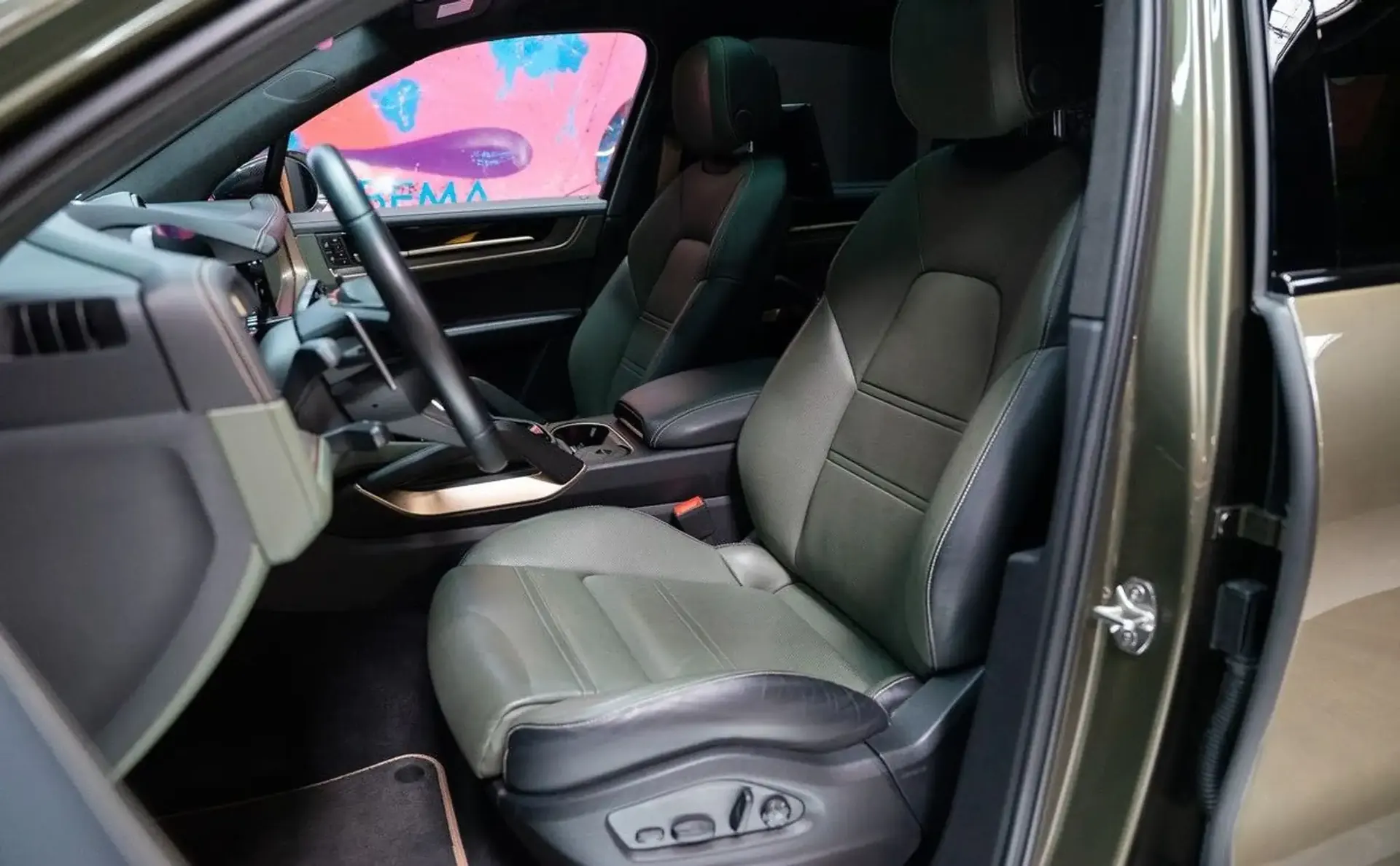 Porsche Cayenne — photo 9