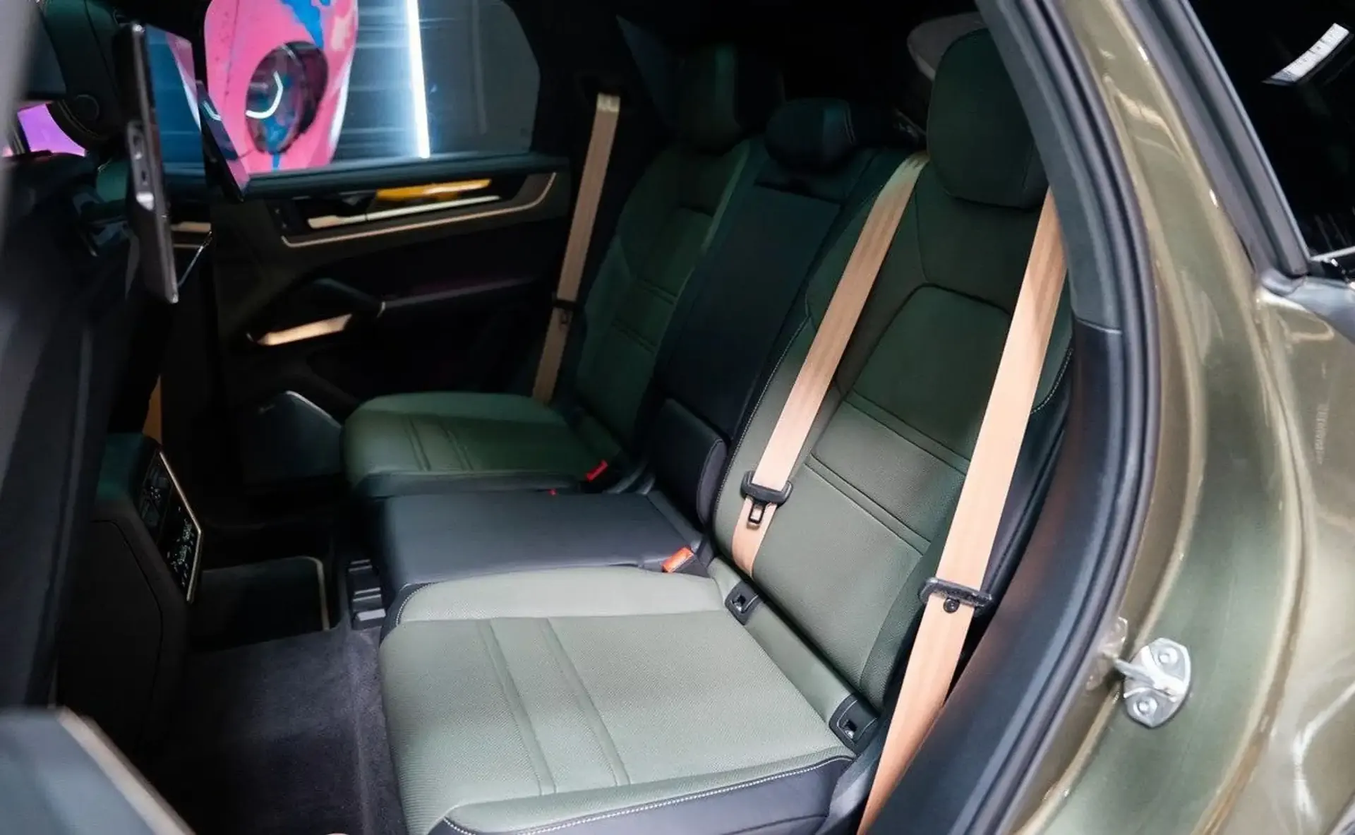 Porsche Cayenne — photo 10