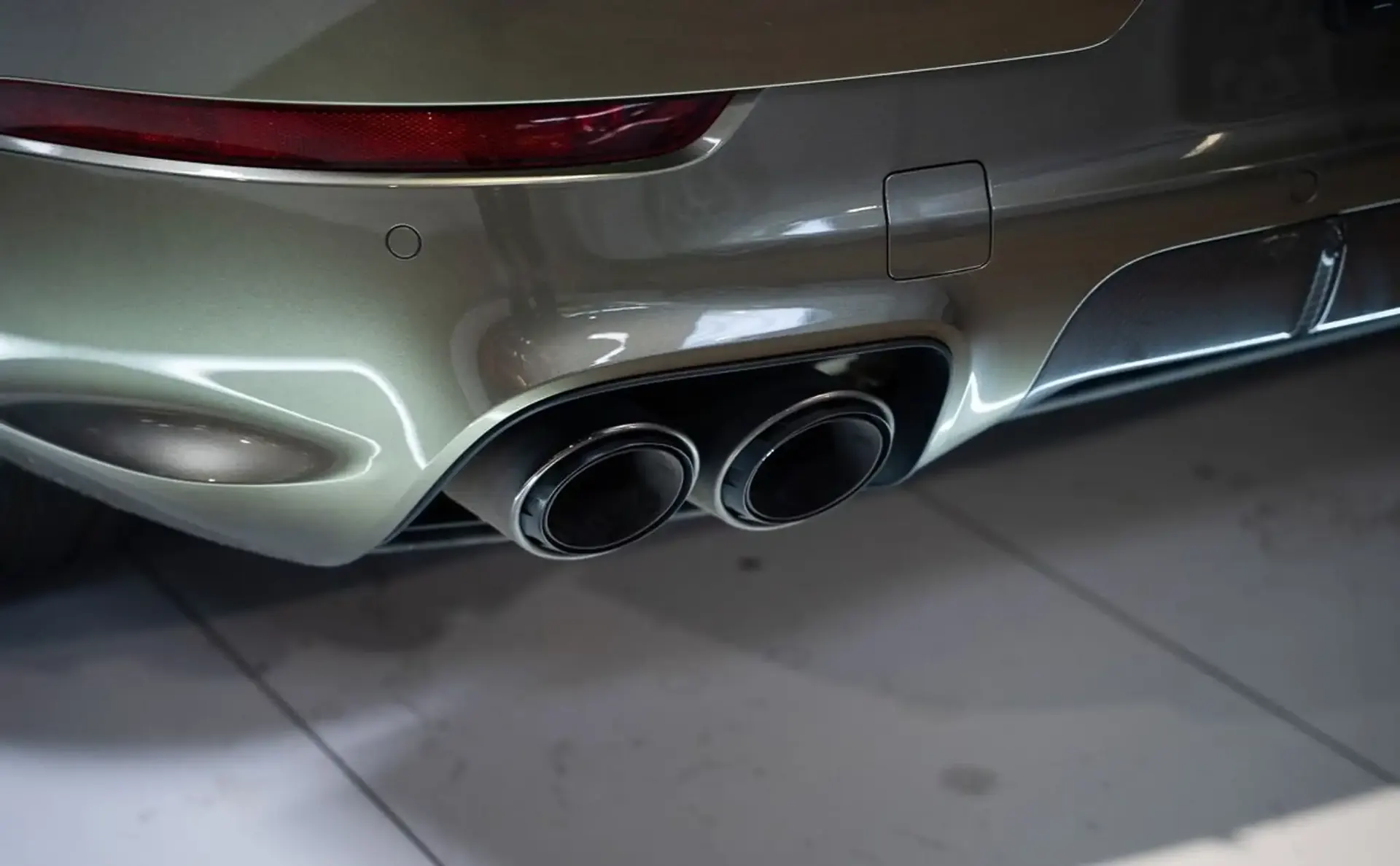 Porsche Cayenne — photo 7