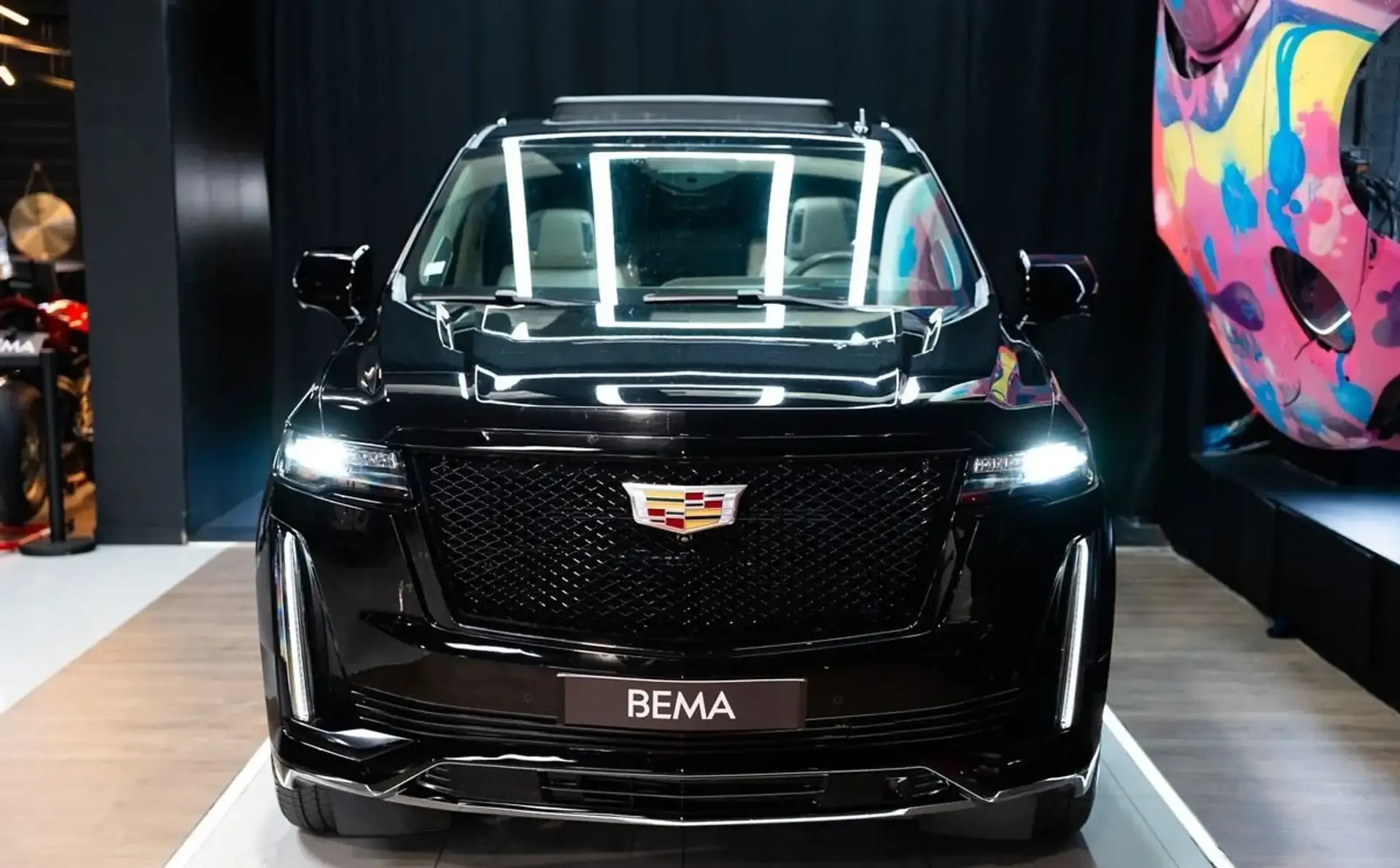 Cadillac Escalade — photo 2