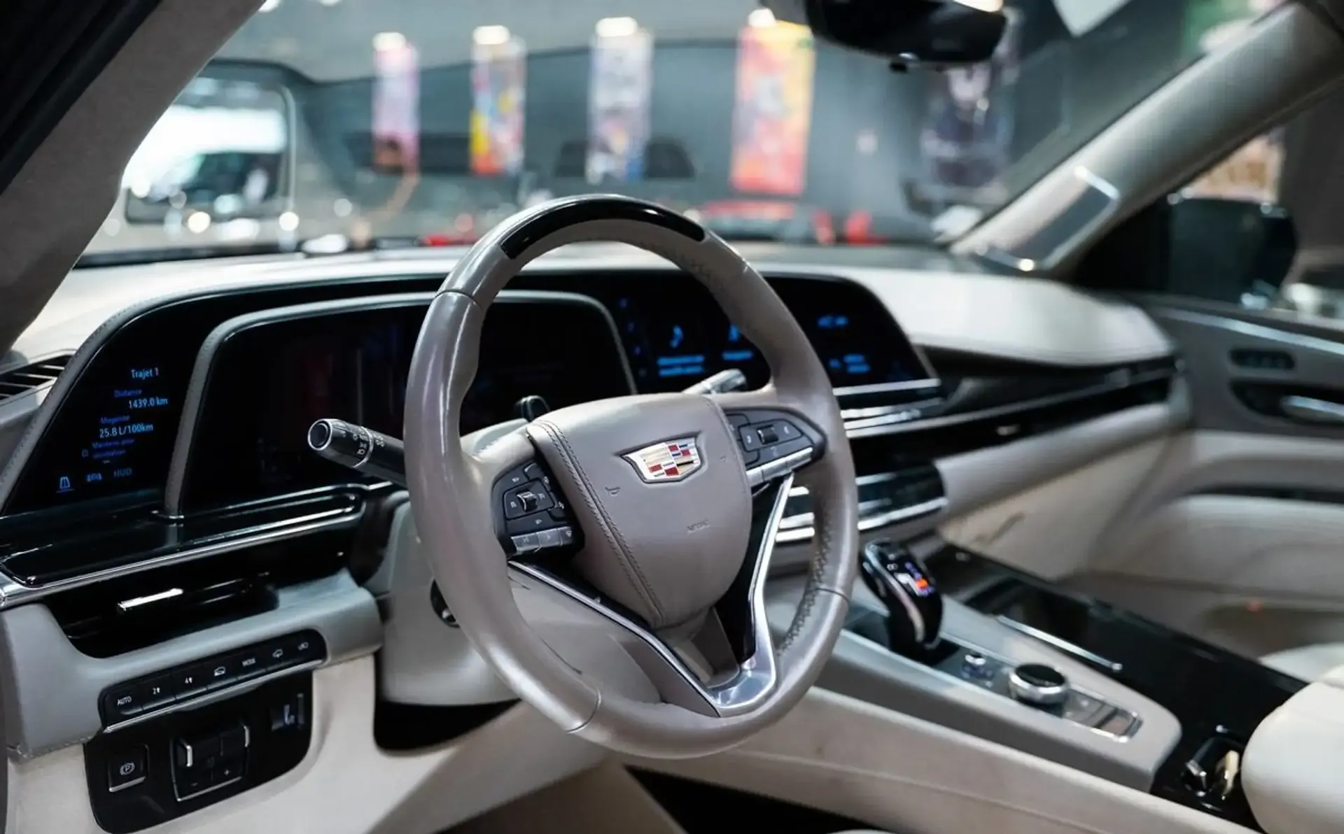 Cadillac Escalade — photo 6