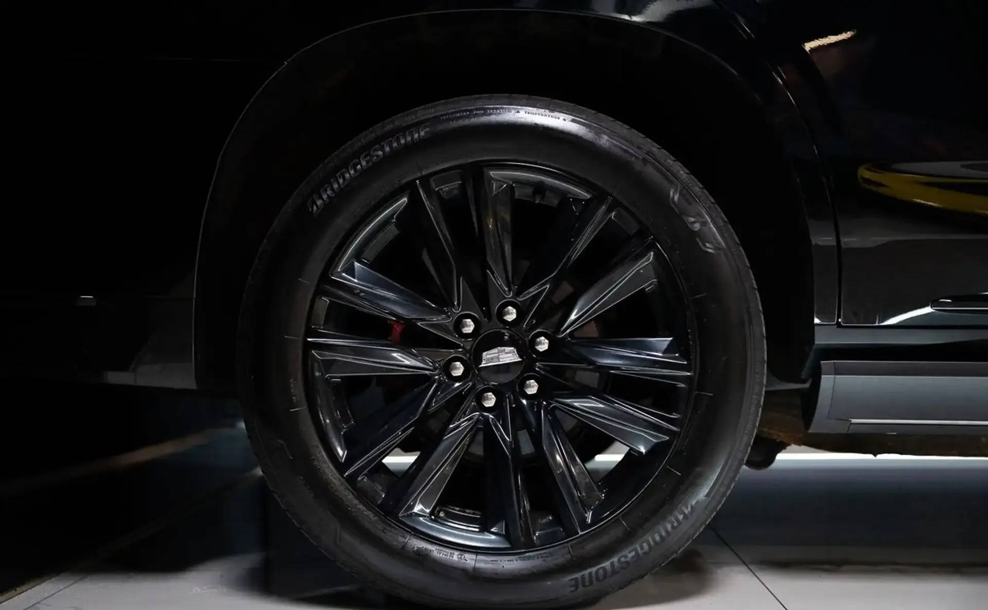Cadillac Escalade — photo 8