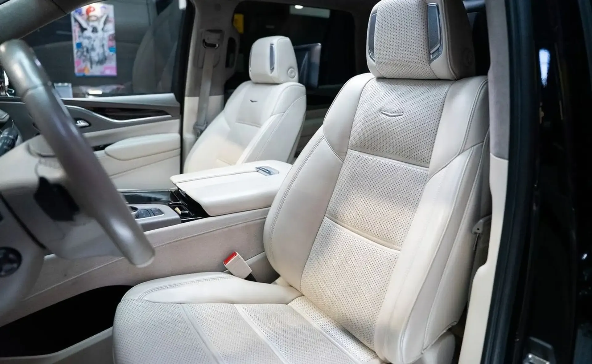 Cadillac Escalade — photo 5