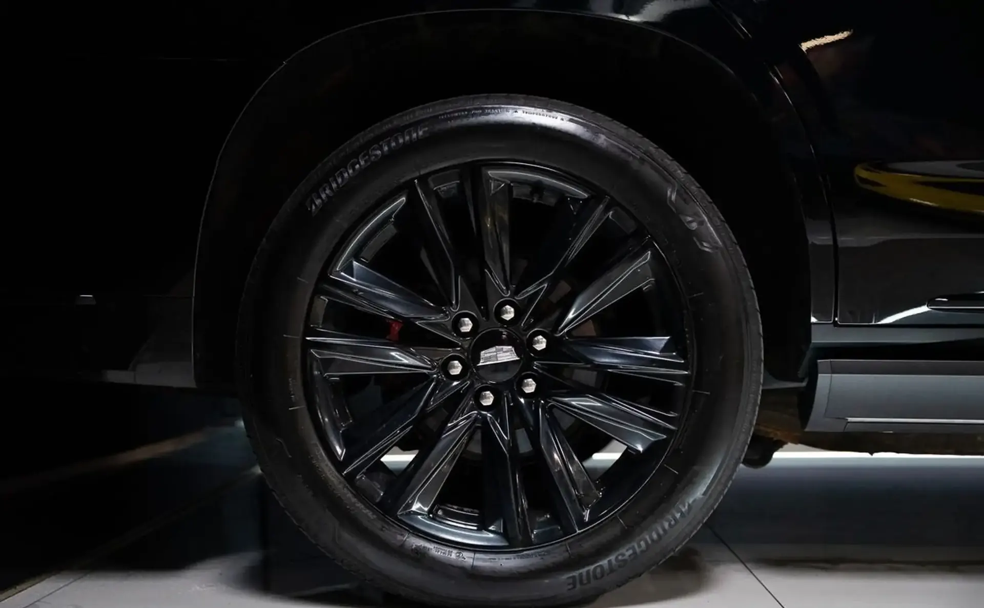 Cadillac Escalade — photo 8