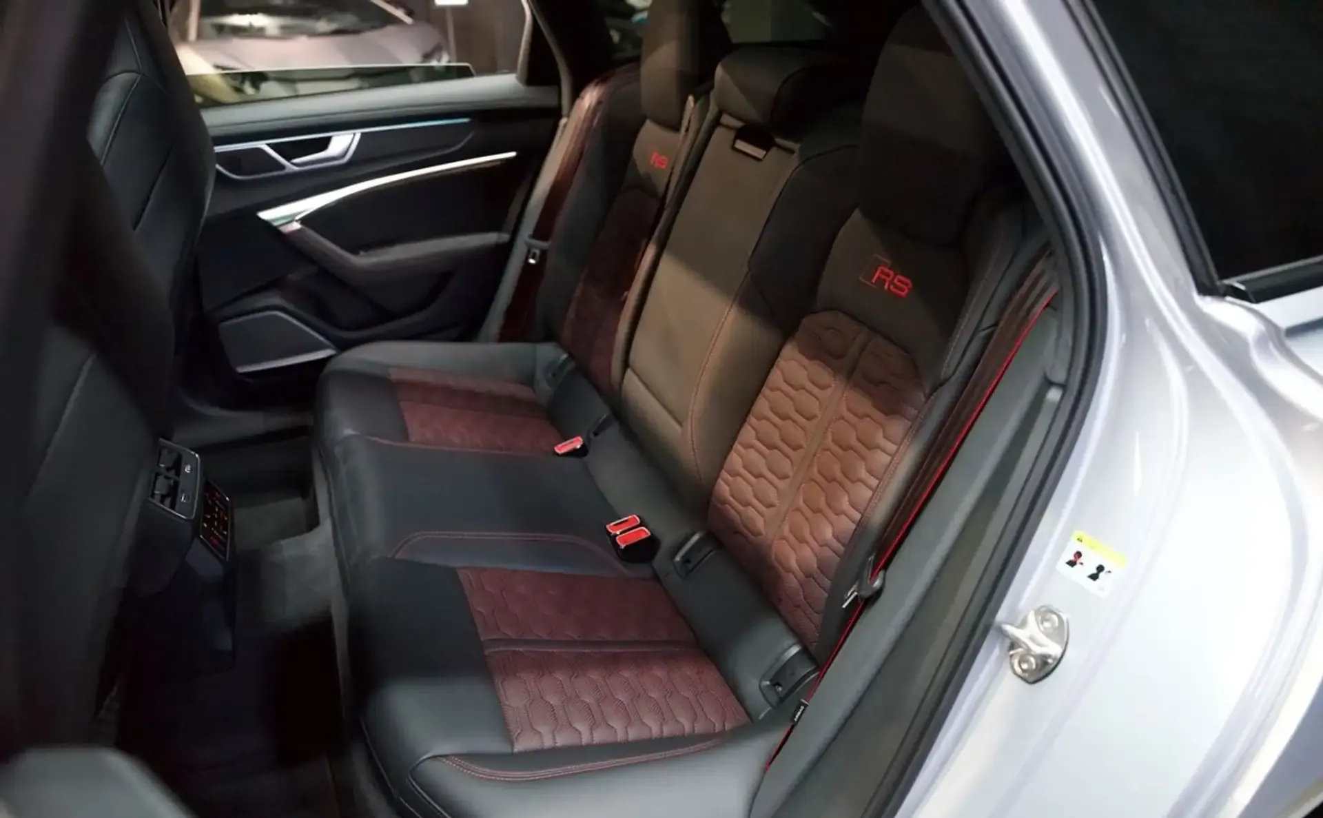 Audi RS6 — photo 11