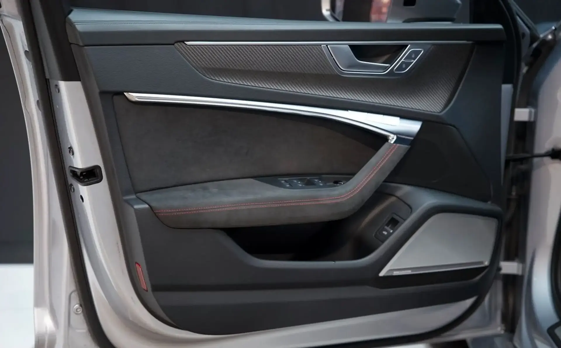 Audi RS6 — photo 13