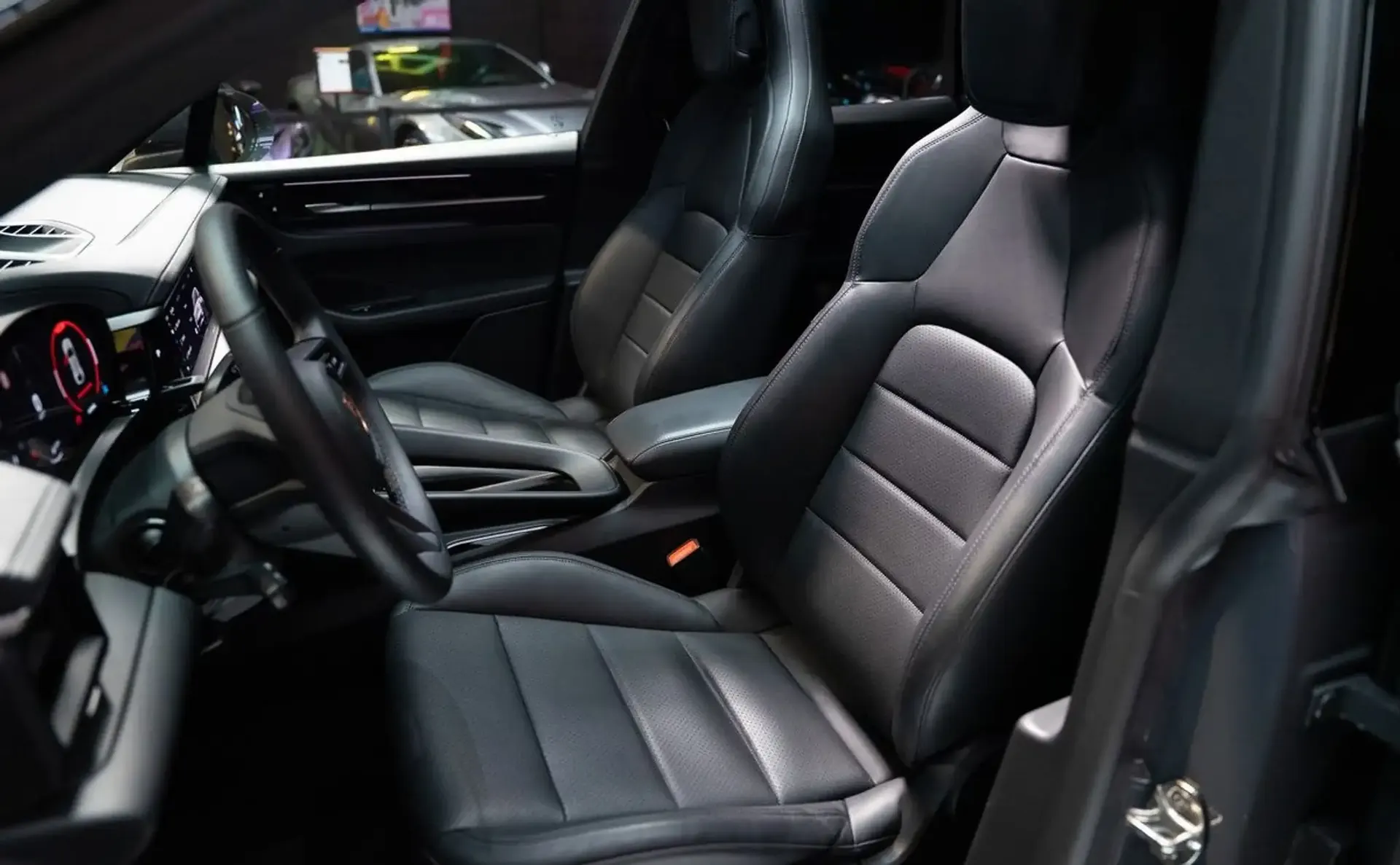 Porsche Macan — photo 6