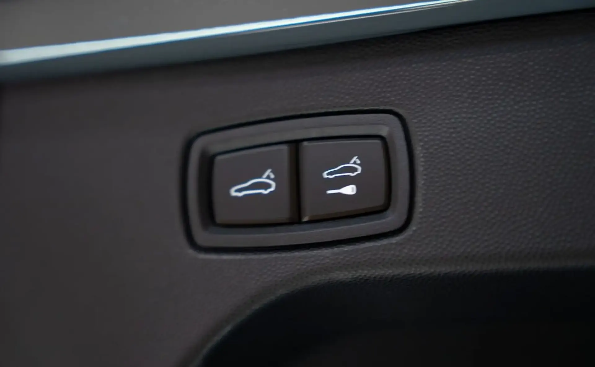 Porsche Macan — photo 11