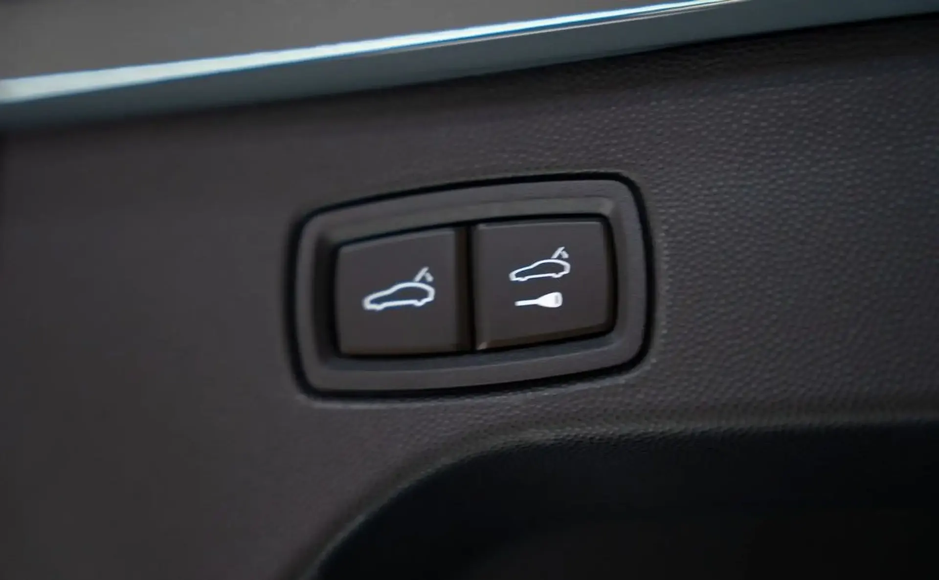 Porsche Macan — photo 11