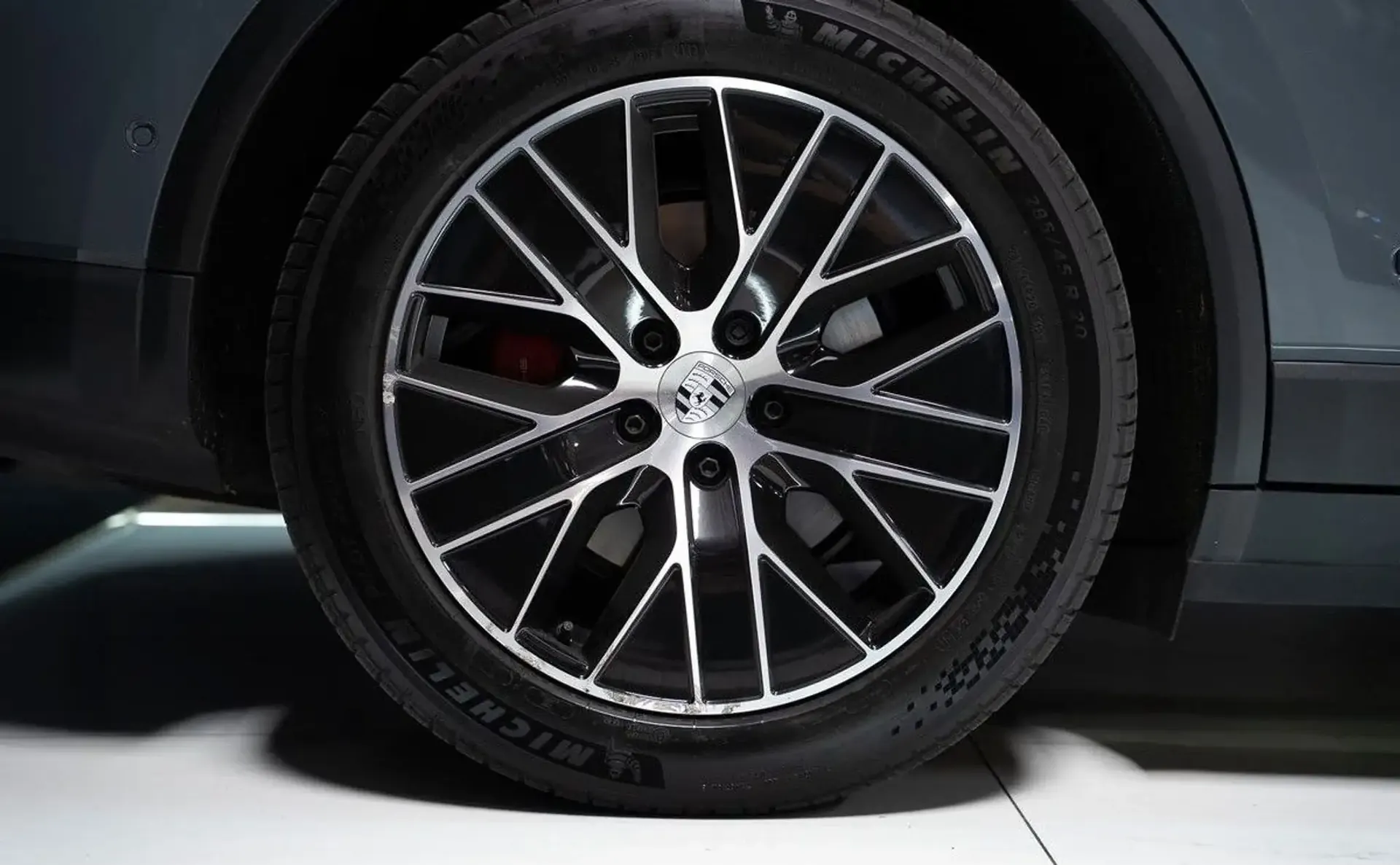 Porsche Macan — photo 10