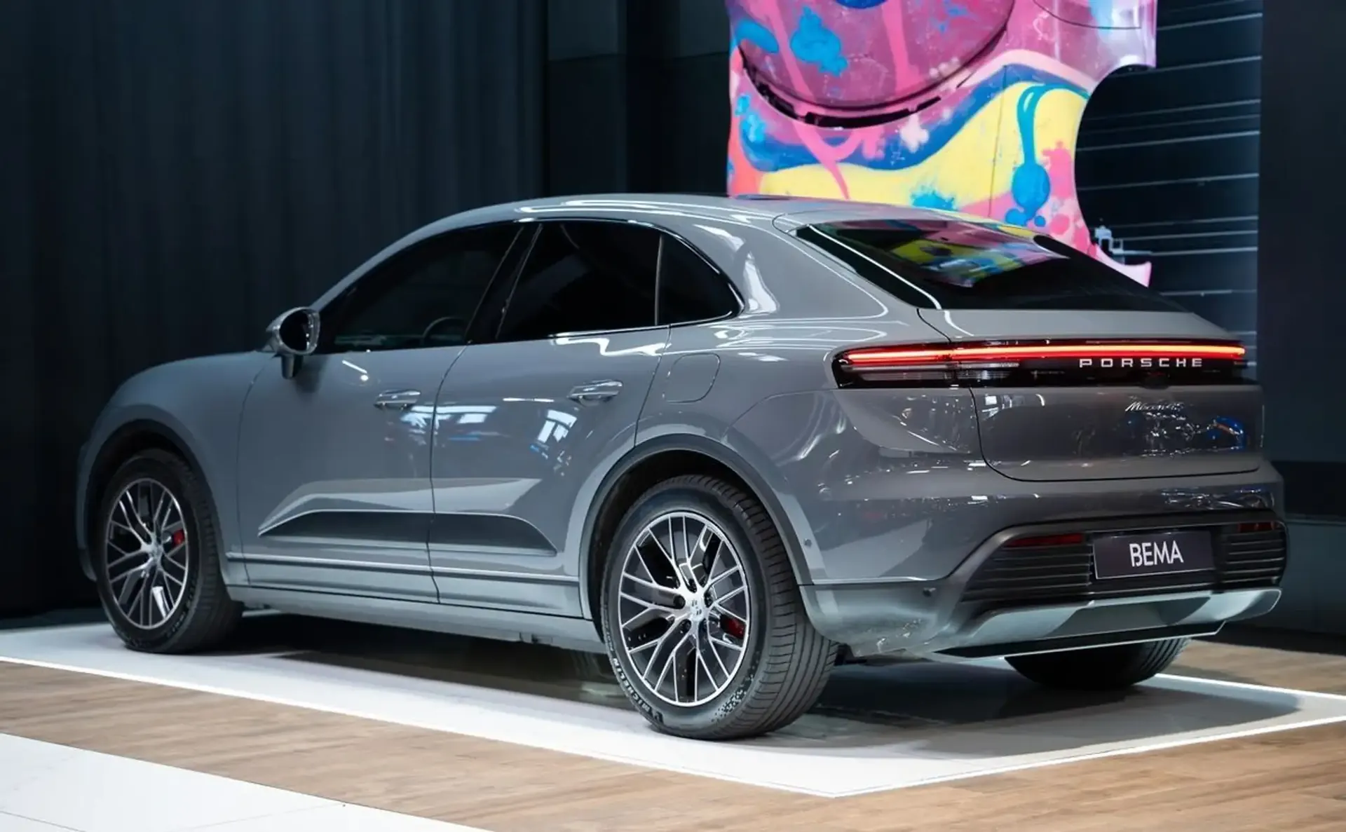 Porsche Macan — photo 2