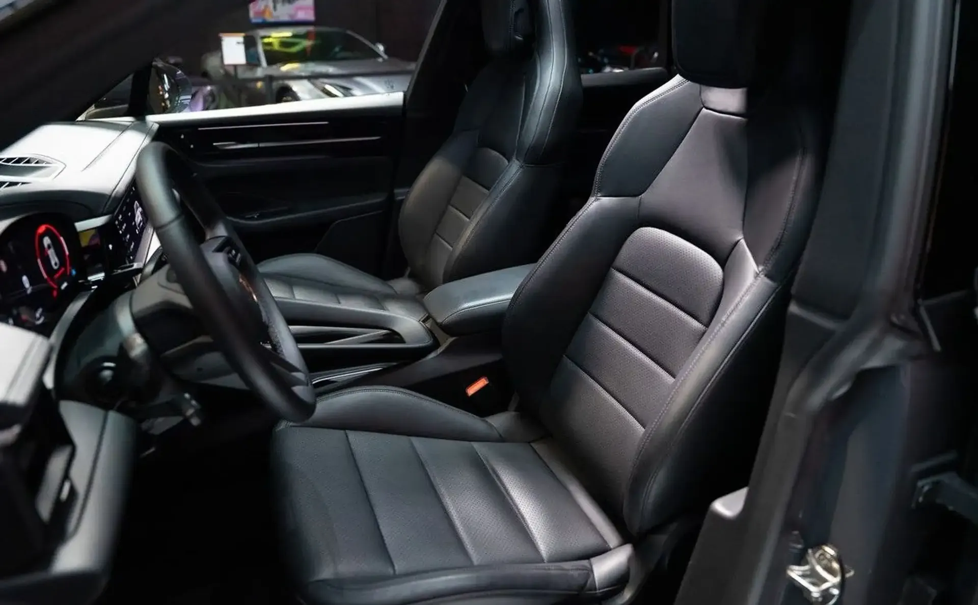 Porsche Macan — photo 6