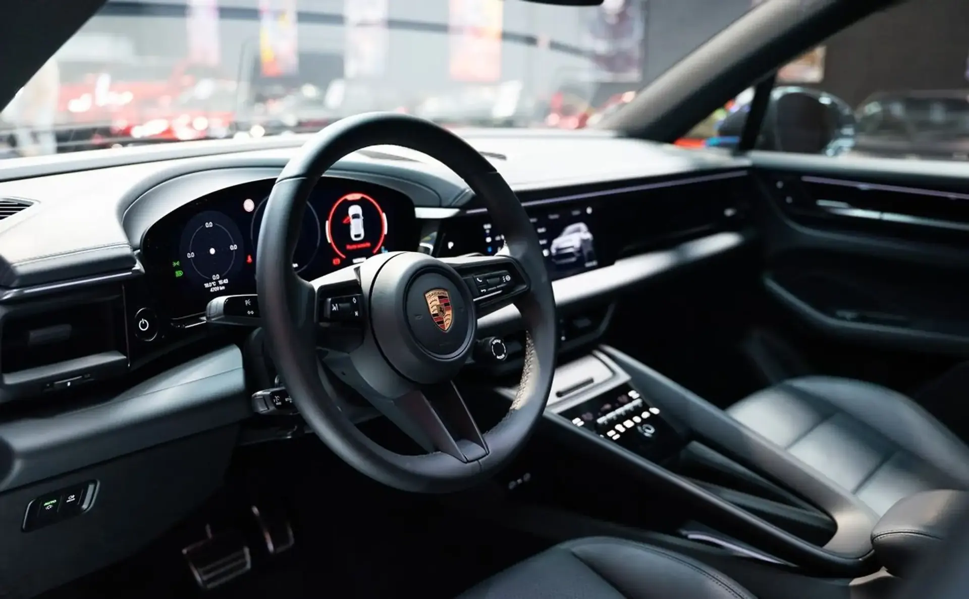 Porsche Macan — photo 8