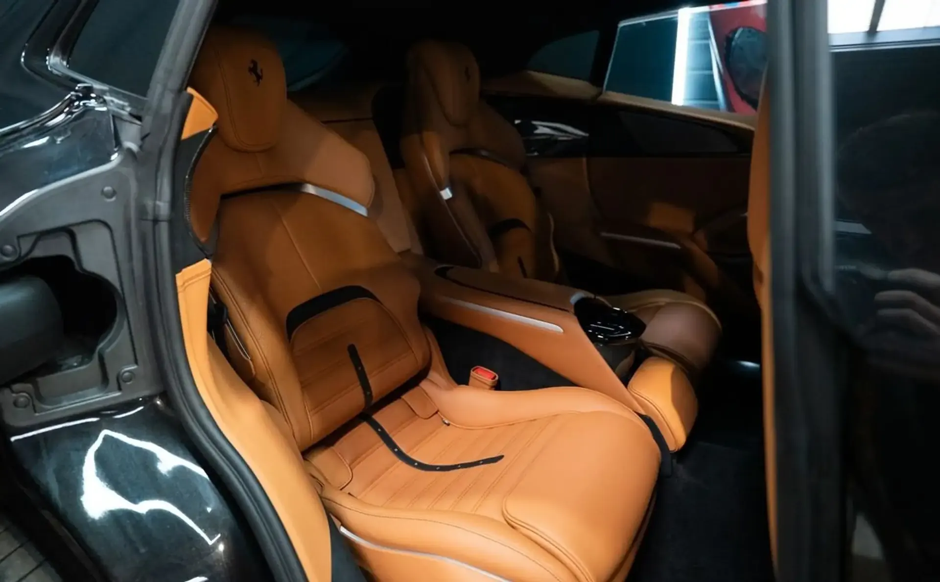 Ferrari Purosangue — photo 11