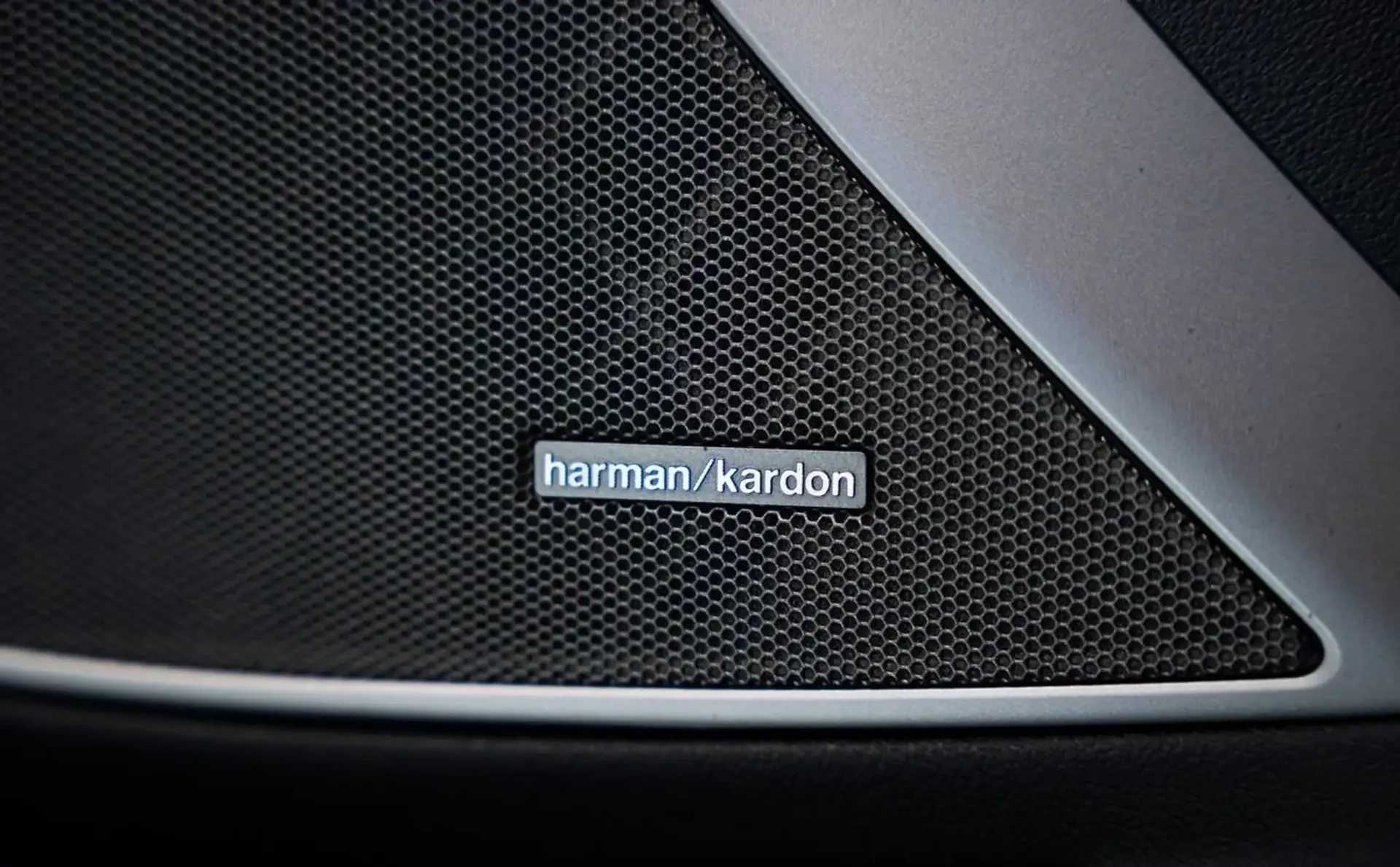 BMW M3 — photo 11