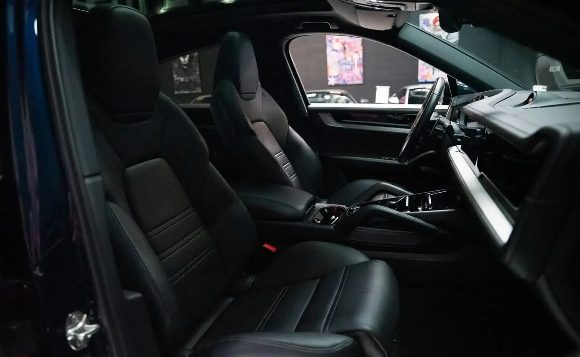 Porsche Cayenne — photo 12