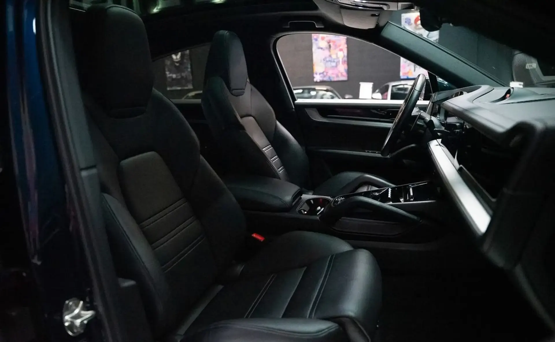 Porsche Cayenne — photo 12