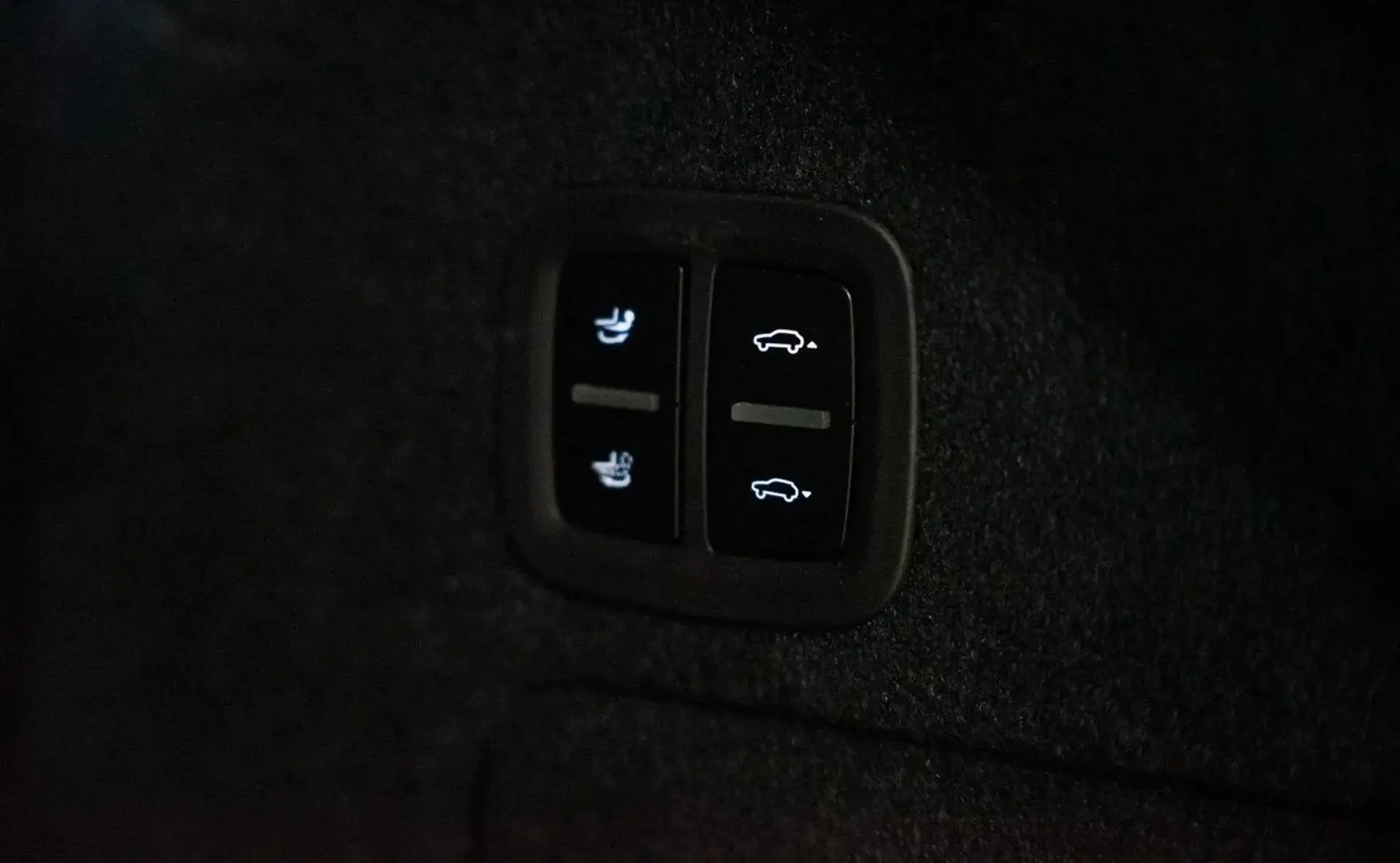 Porsche Cayenne — photo 14