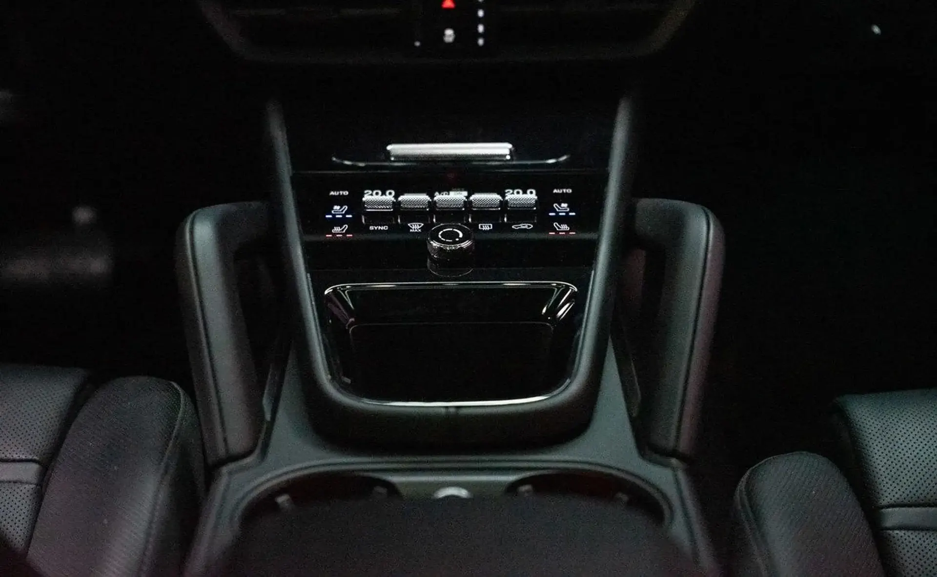 Porsche Cayenne — photo 15