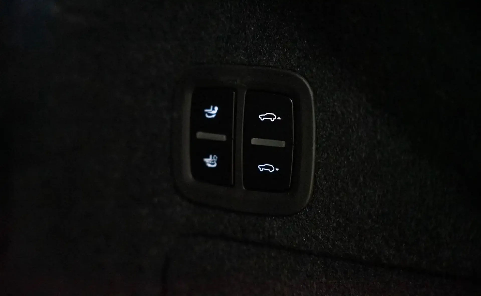 Porsche Cayenne — photo 14