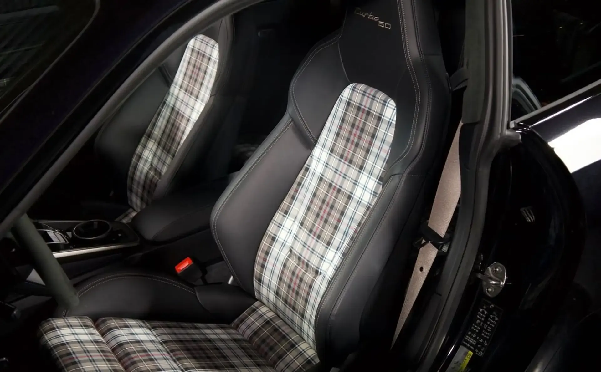 Porsche 992 — photo 6