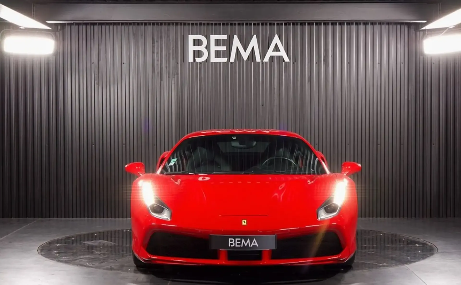 Ferrari 488 — photo 2