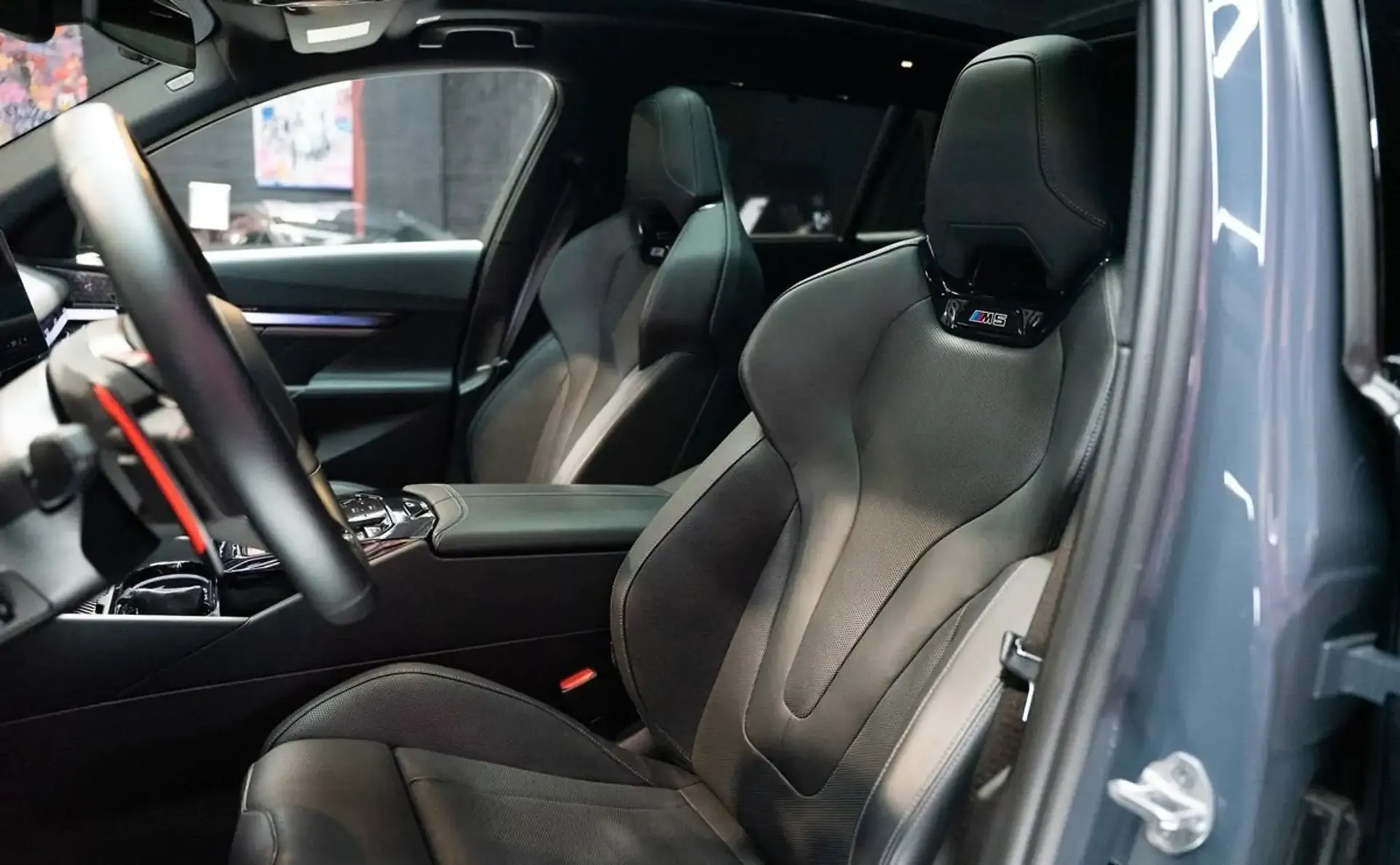 BMW M5 — photo 5