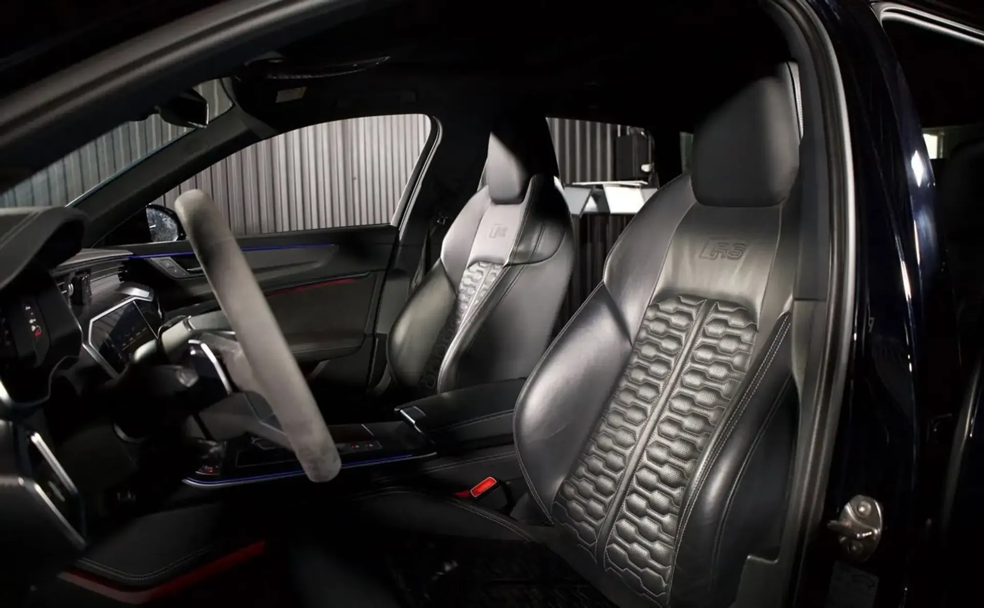 Audi RS6 — photo 6