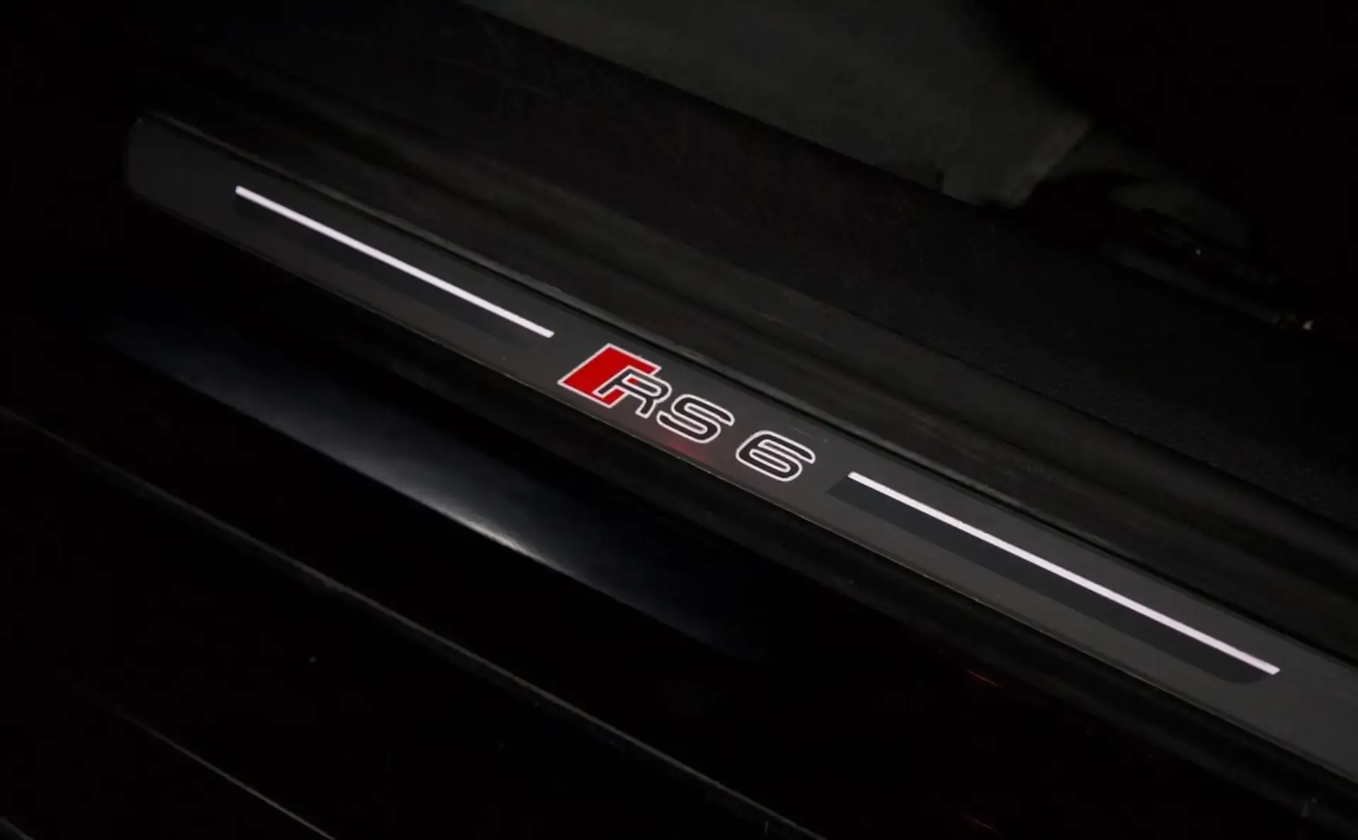 Audi RS6 — photo 9