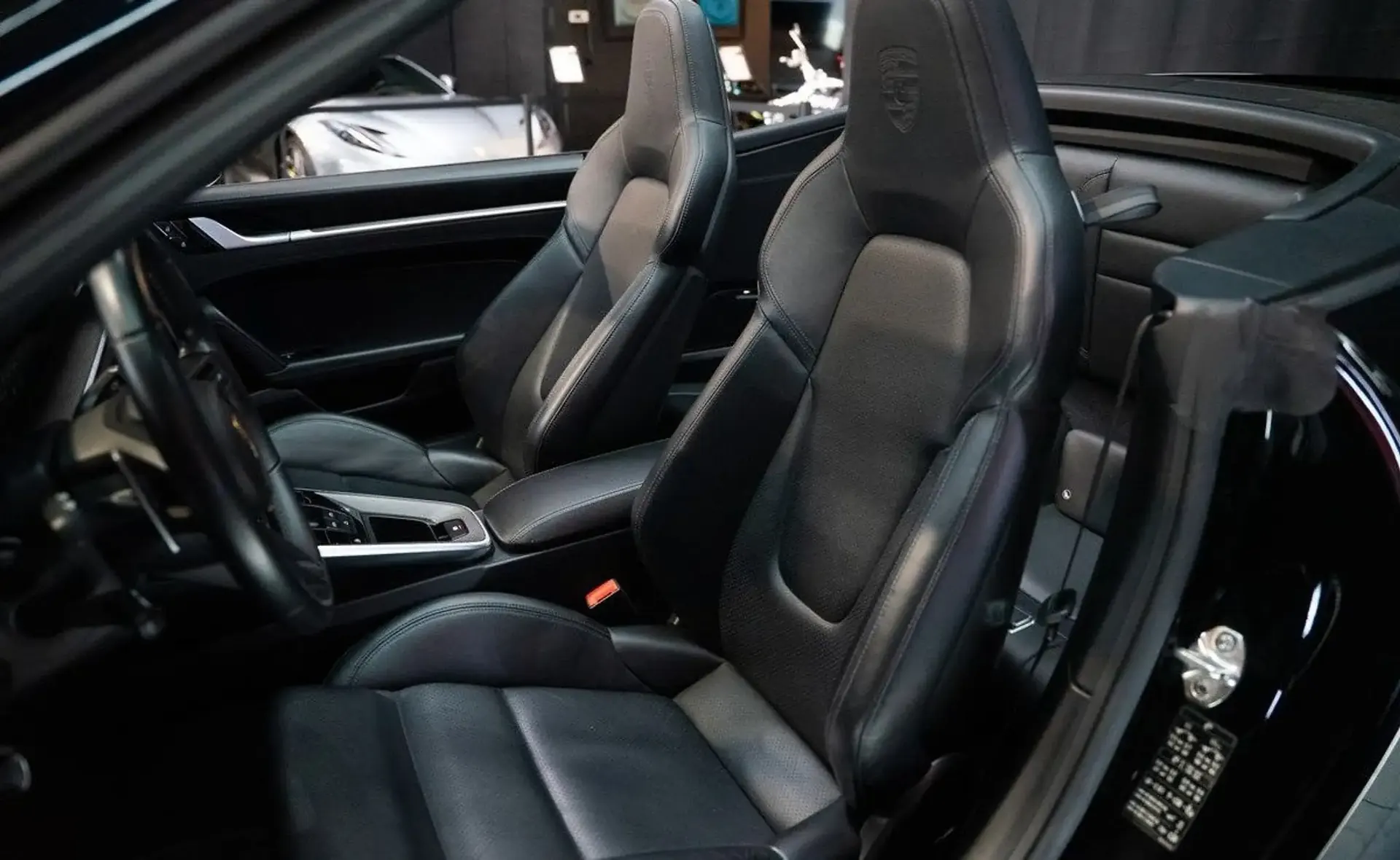 Porsche 992 — photo 8
