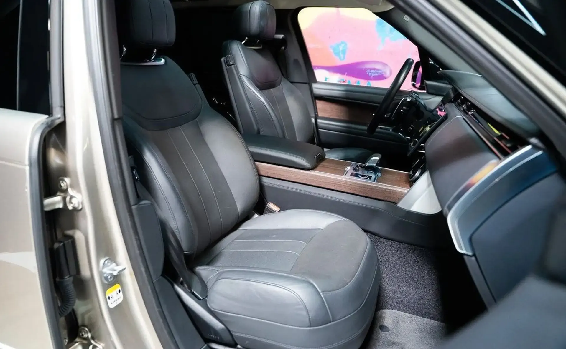 Land Rover Range Rover — photo 10
